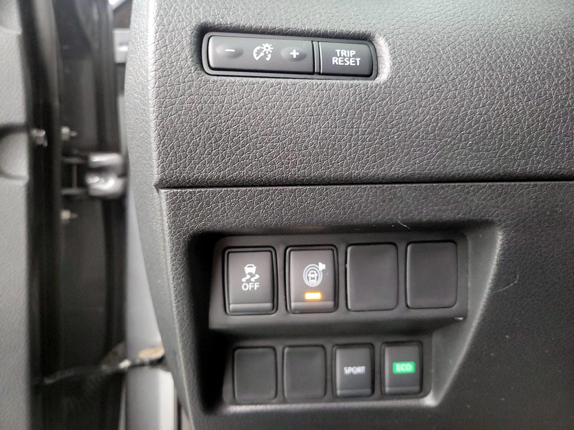 Thumbnail: 2017 Nissan Rogue - 13