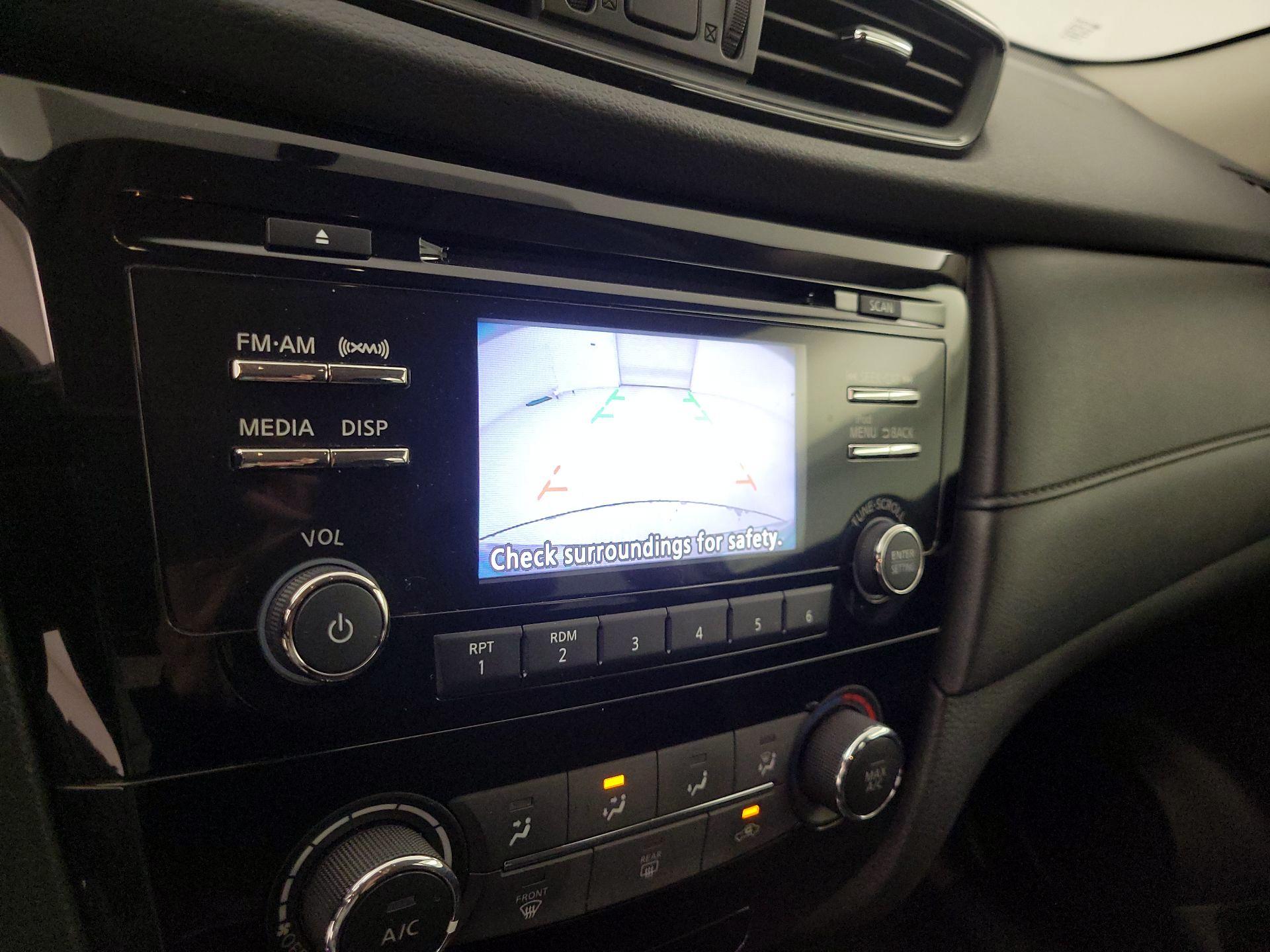 Thumbnail: 2017 Nissan Rogue - 14