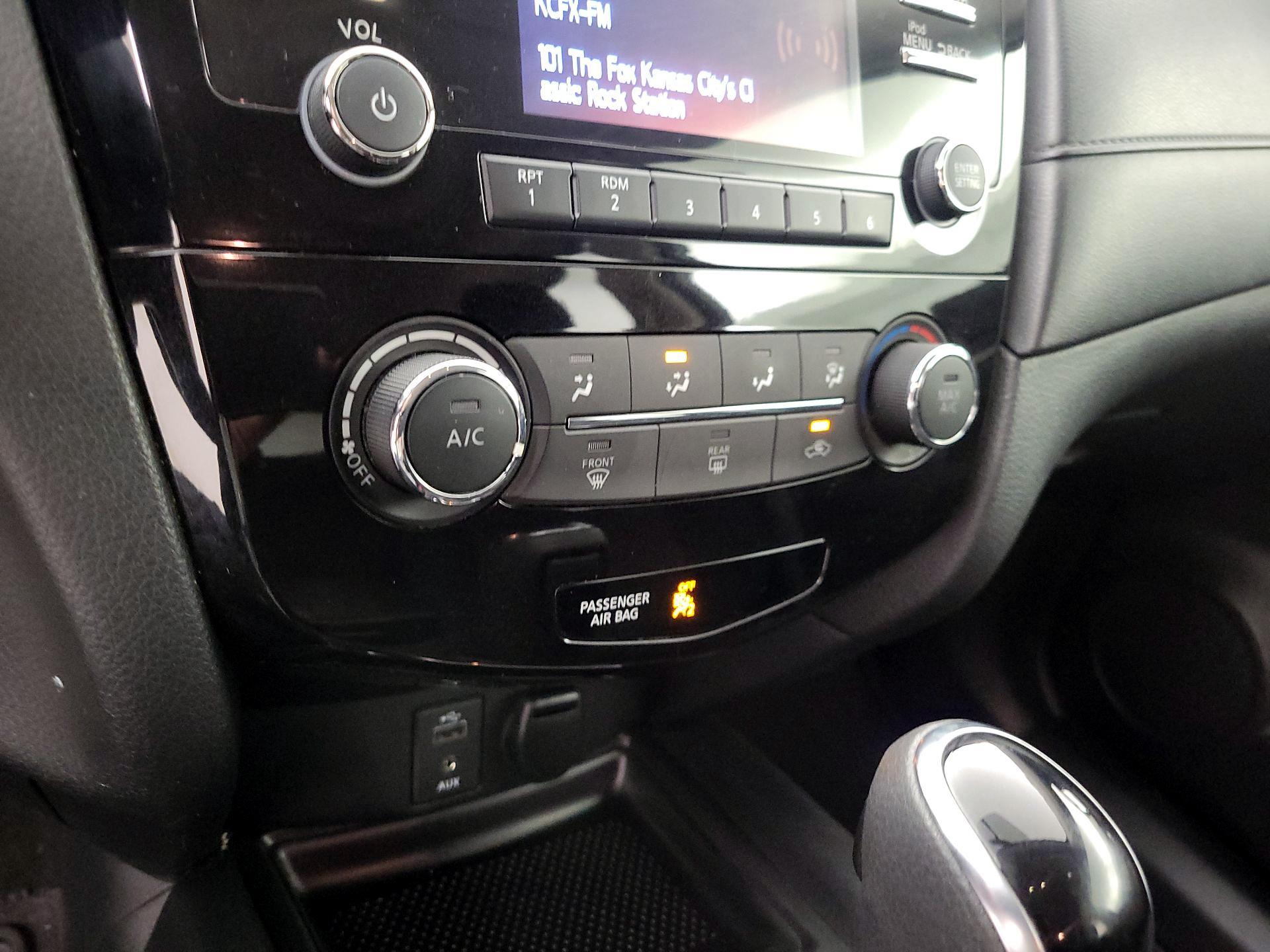 Thumbnail: 2017 Nissan Rogue - 16