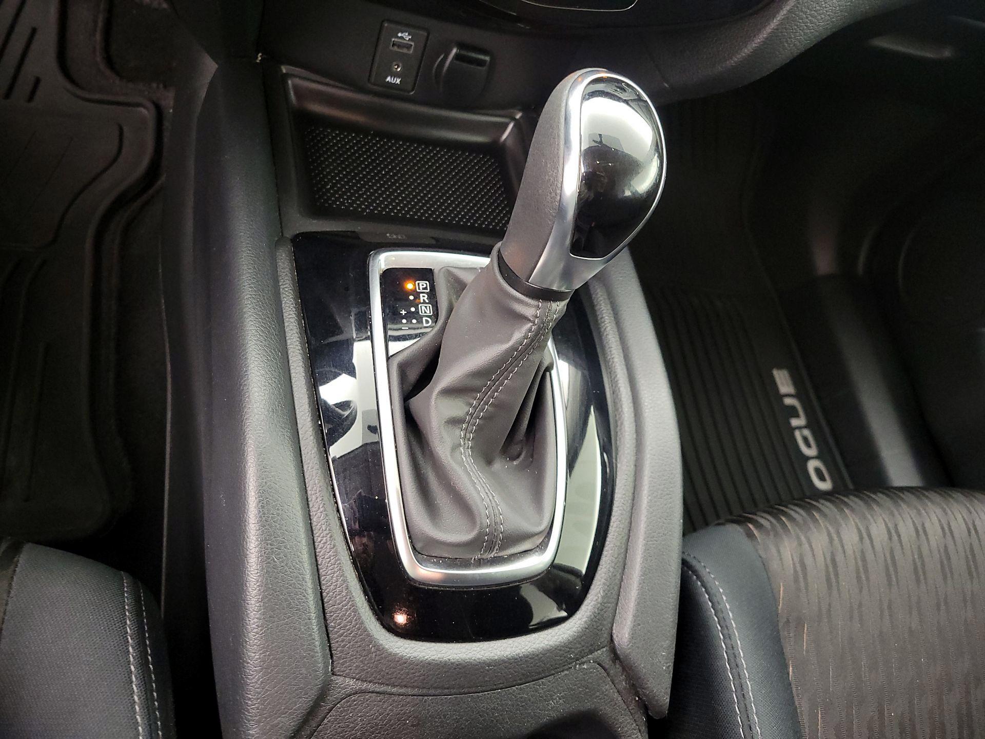 Thumbnail: 2017 Nissan Rogue - 17