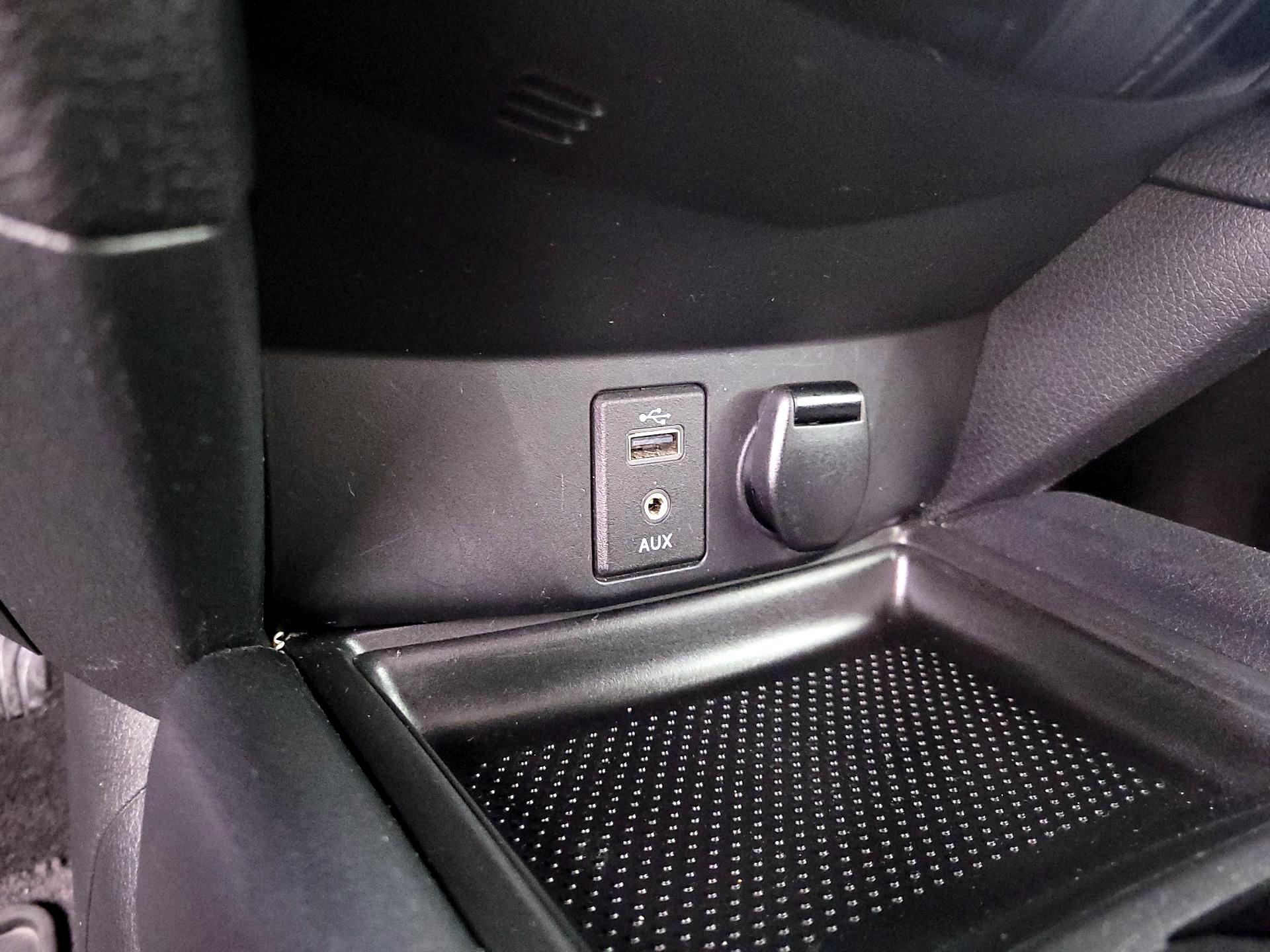 Thumbnail: 2017 Nissan Rogue - 18