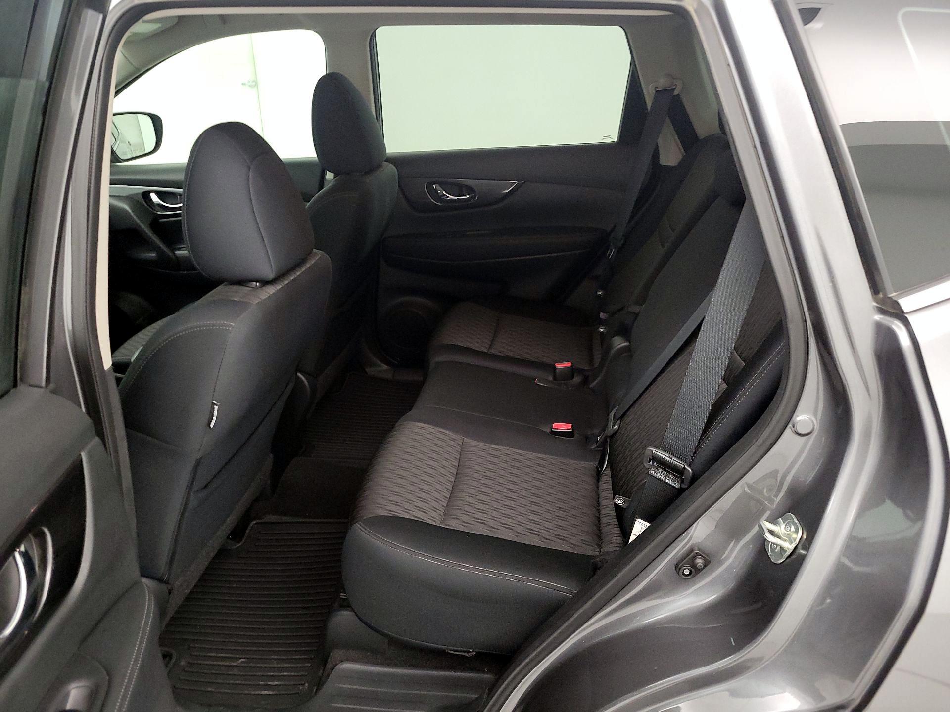 Thumbnail: 2017 Nissan Rogue - 19