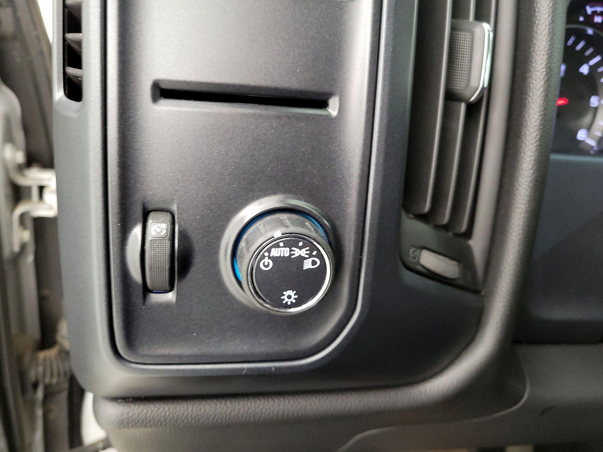 Thumbnail: 2017 Chevrolet Silverado 1500 - 13