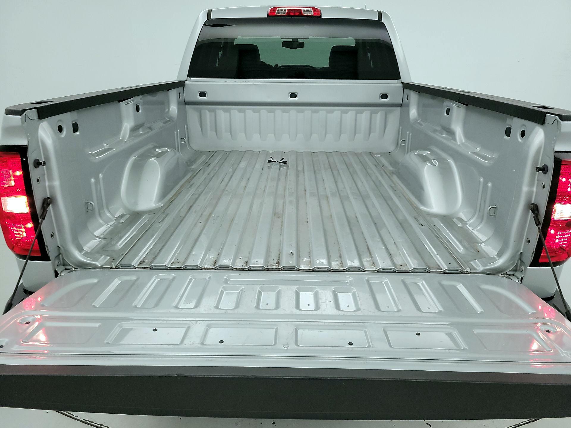 Thumbnail: 2017 Chevrolet Silverado 1500 - 19