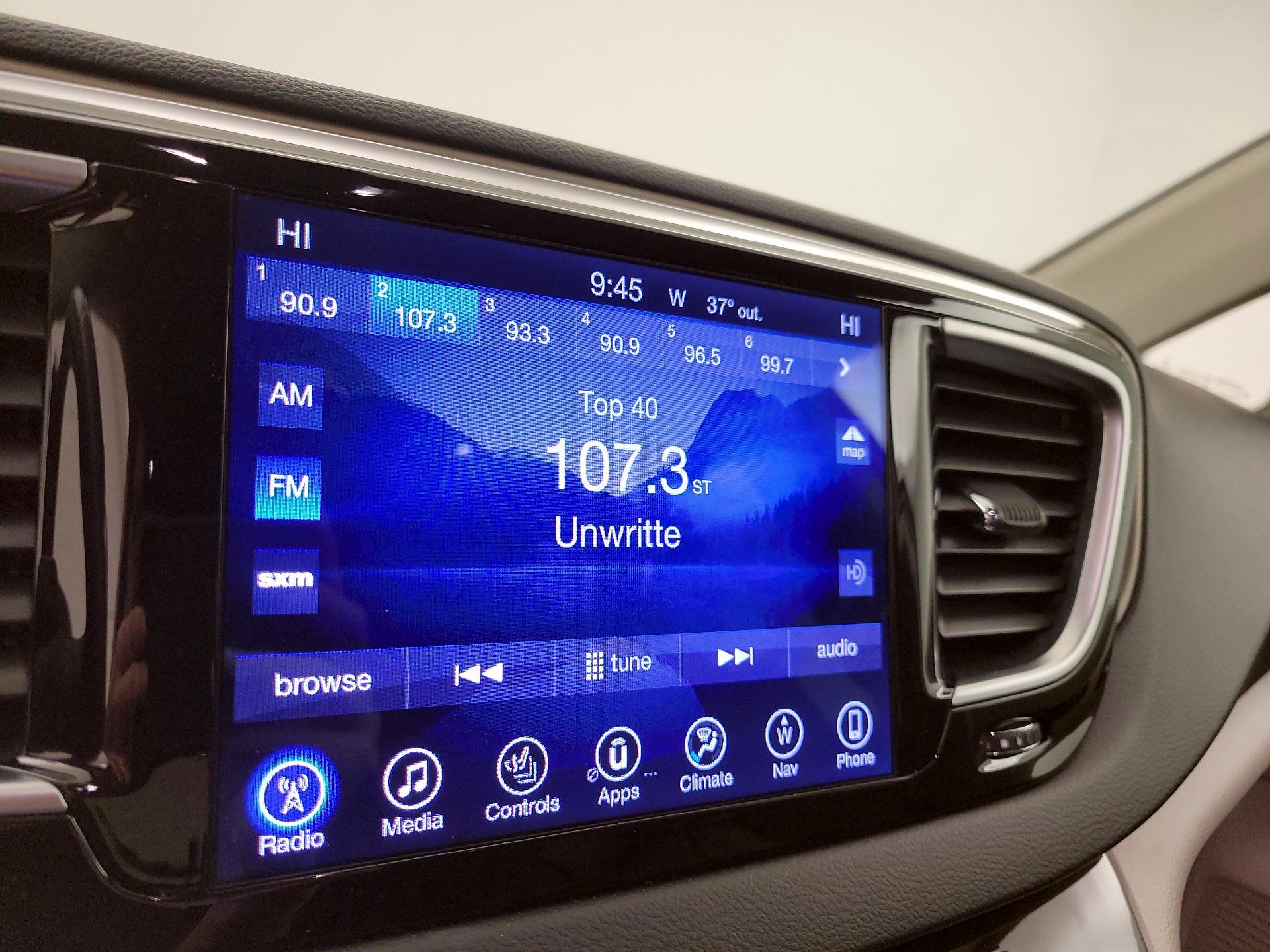 Thumbnail: 2017 Chrysler Pacifica - 16