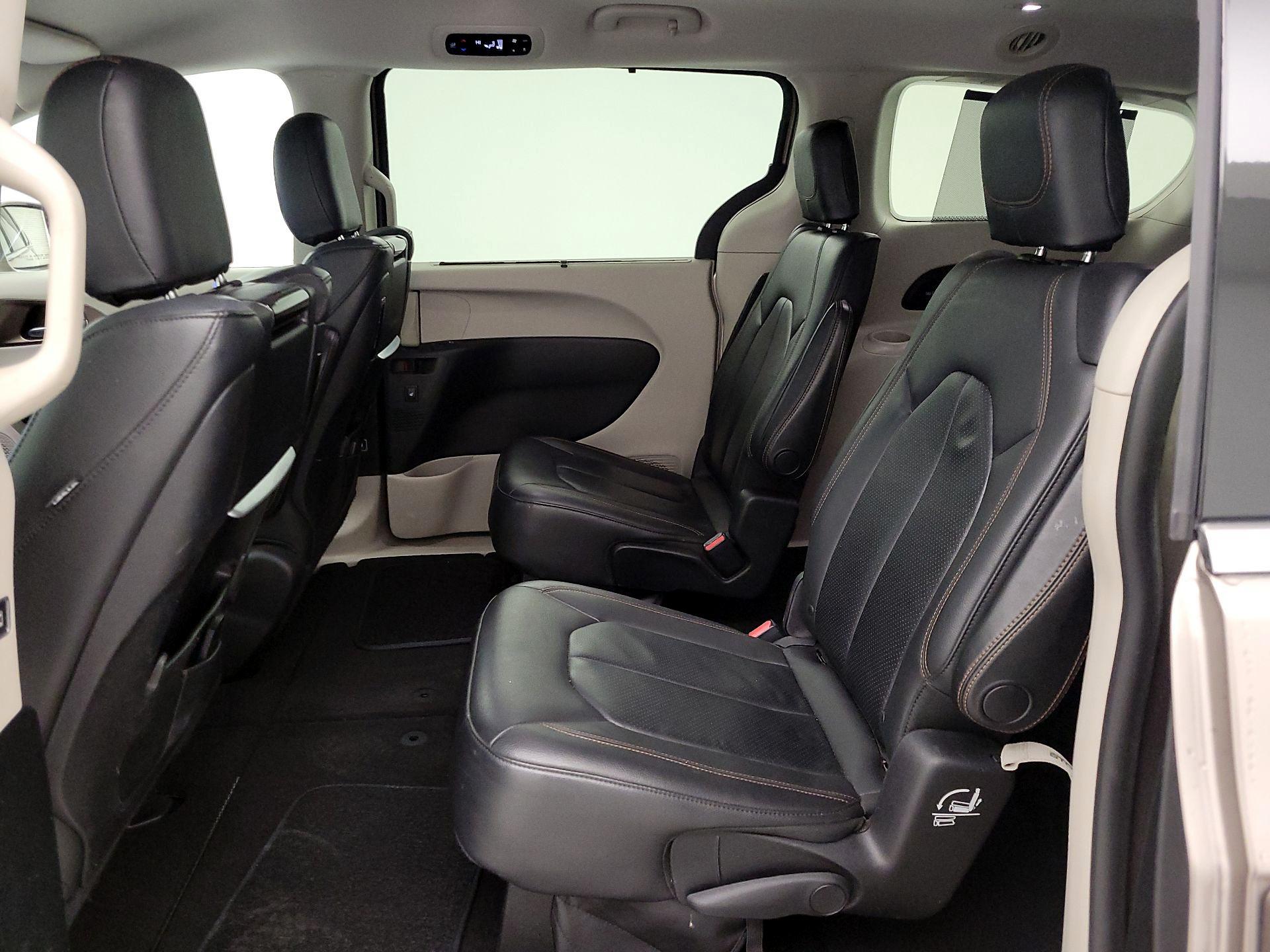 Thumbnail: 2017 Chrysler Pacifica - 20