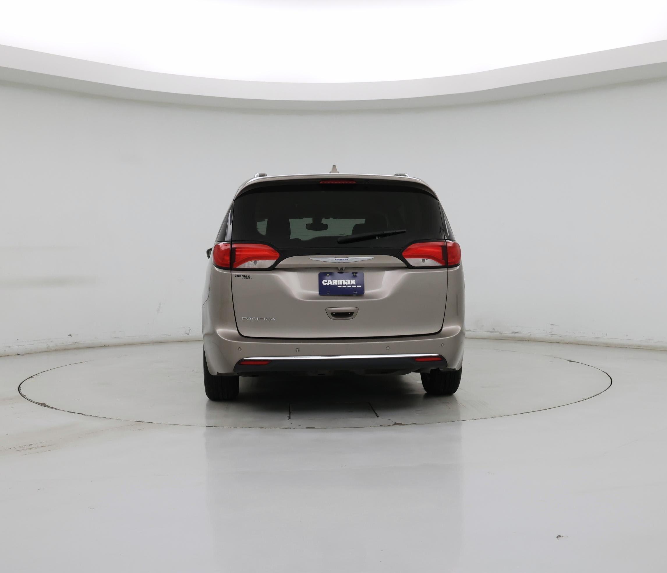 Thumbnail: 2017 Chrysler Pacifica - 6