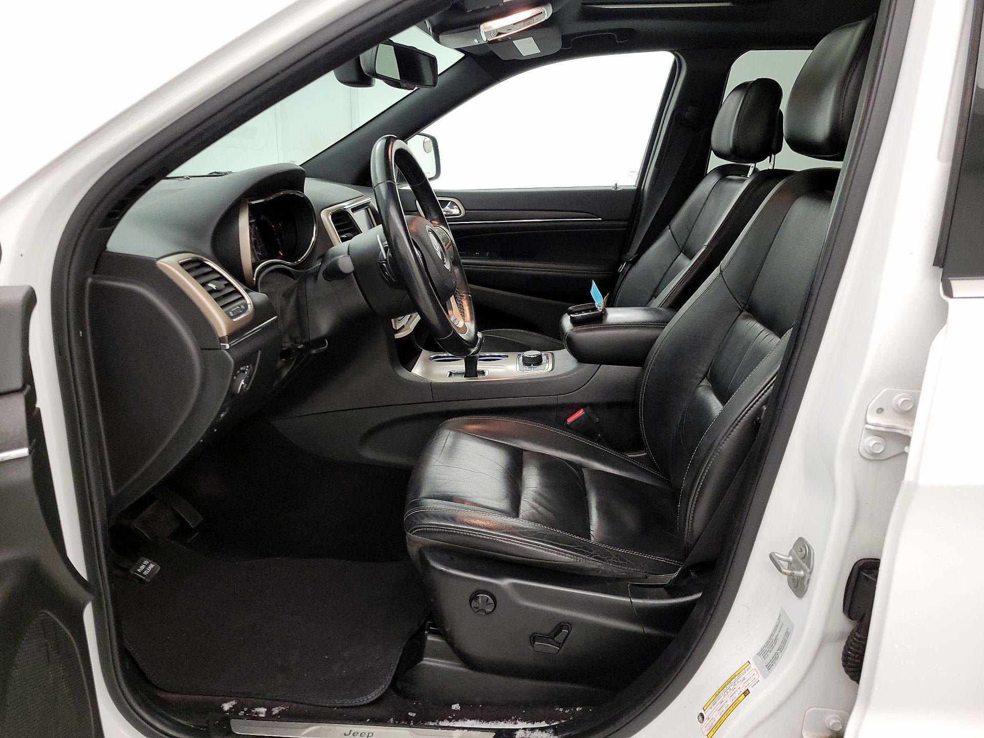 Thumbnail: 2015 Jeep Grand Cherokee - 11