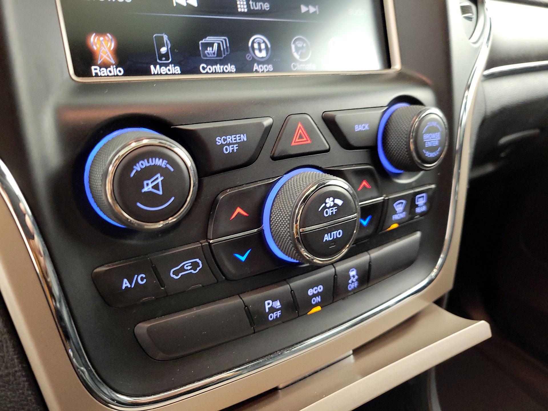 Thumbnail: 2015 Jeep Grand Cherokee - 16