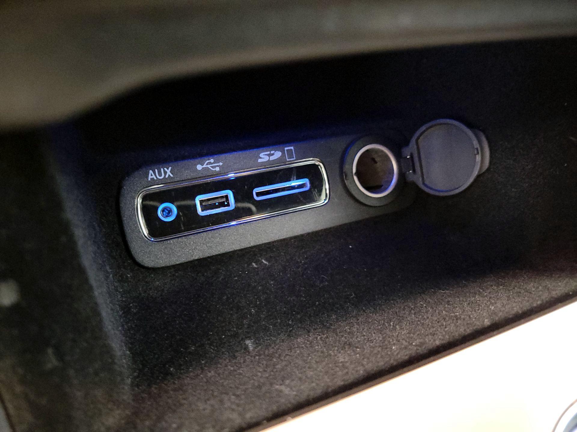 Thumbnail: 2015 Jeep Grand Cherokee - 18