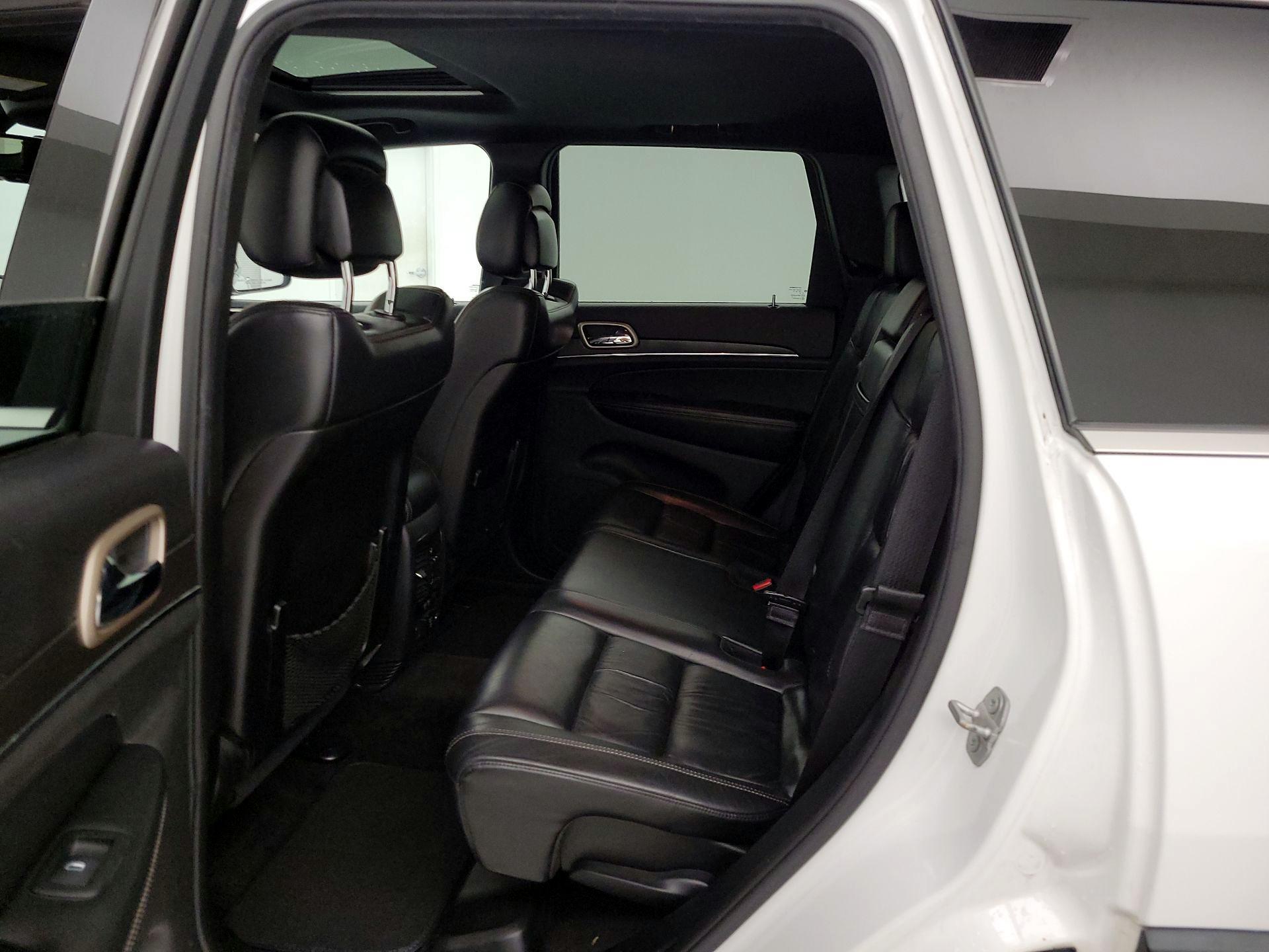 Thumbnail: 2015 Jeep Grand Cherokee - 20