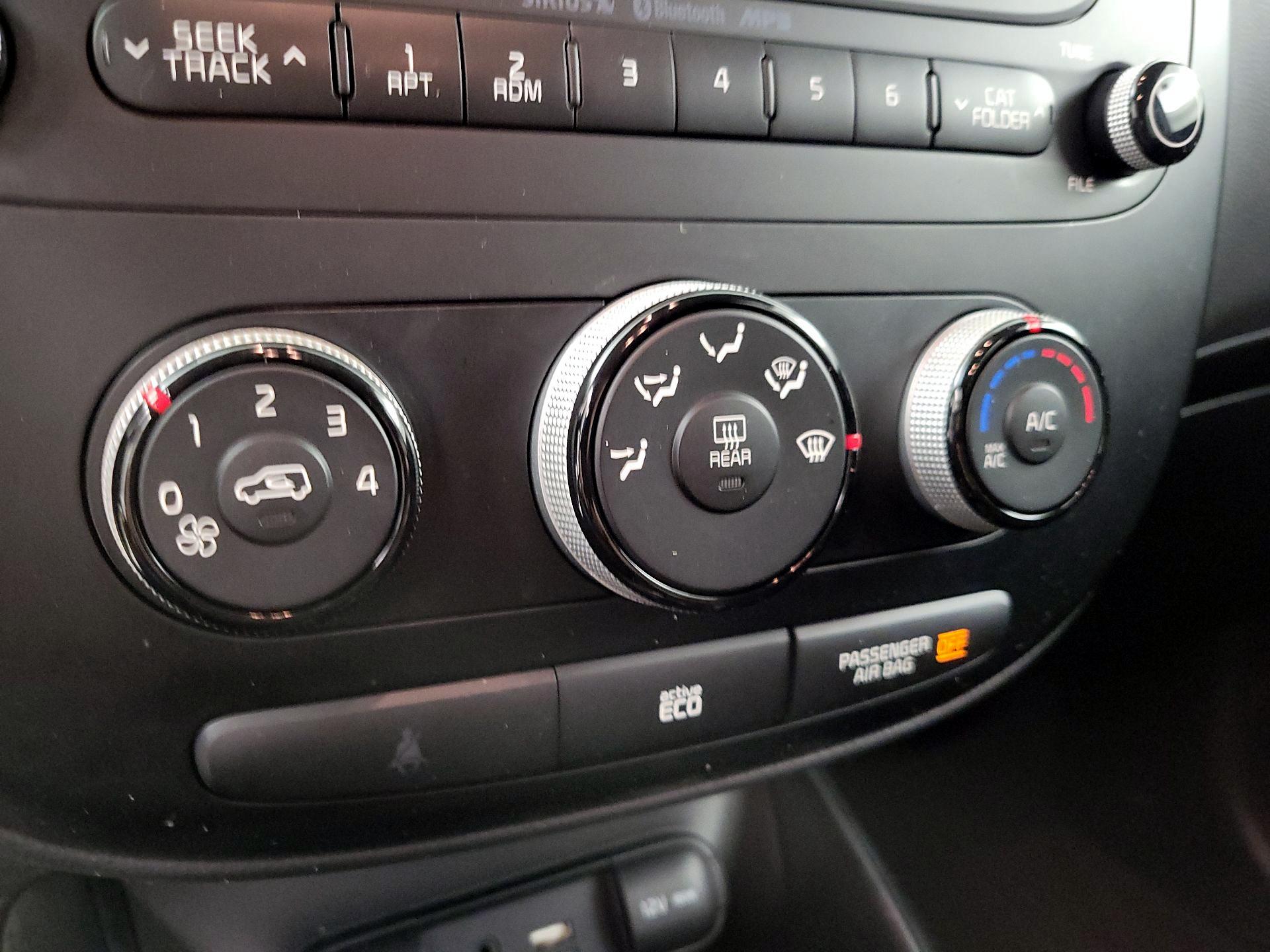 Thumbnail: 2015 Kia Soul - 15