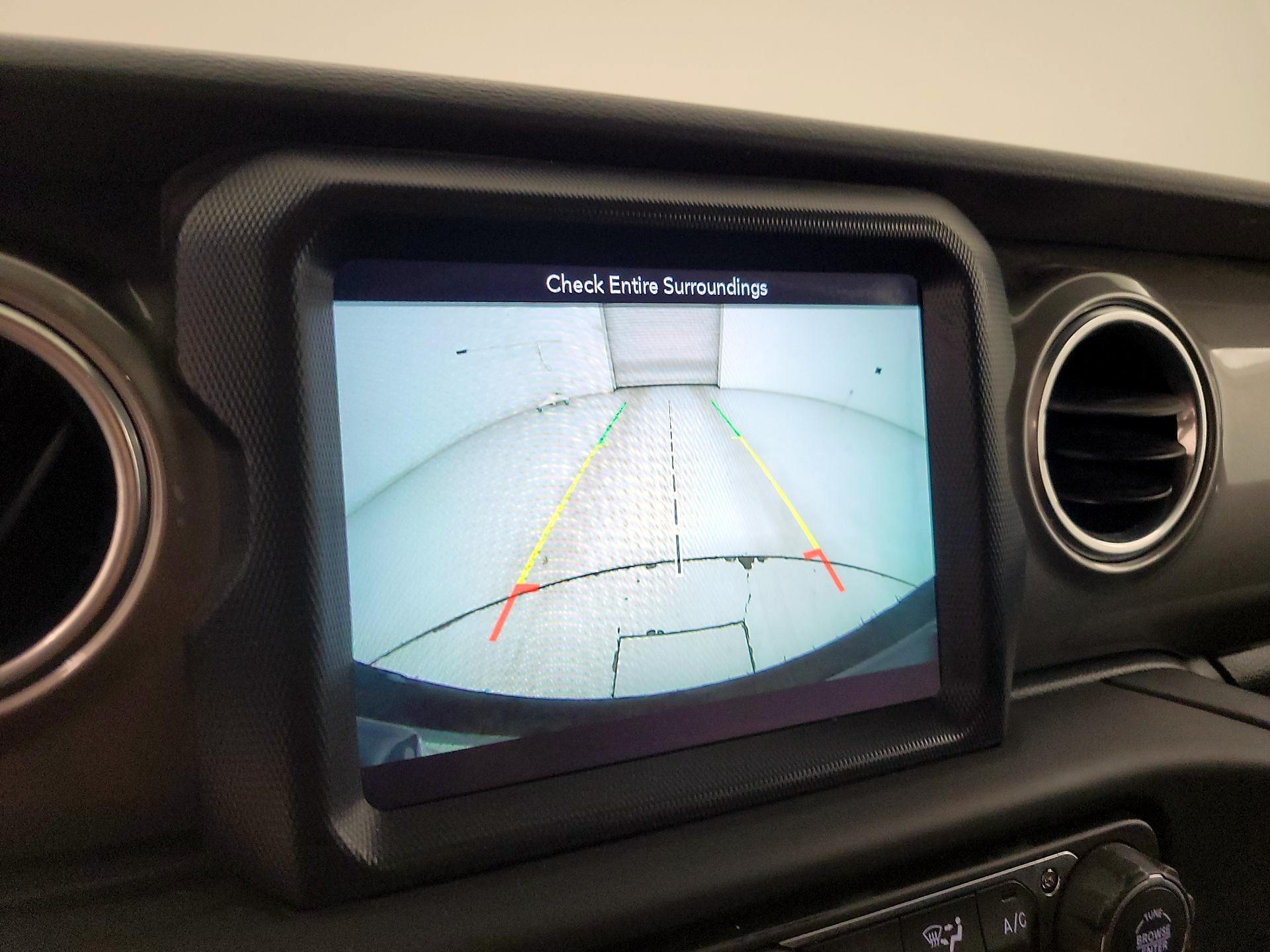 Thumbnail: 2018 Jeep Wrangler - 15