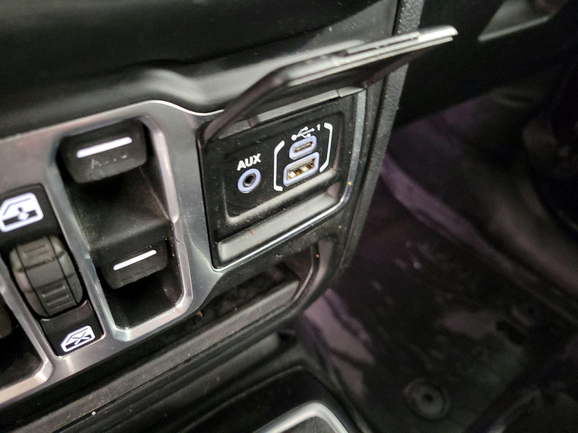 Thumbnail: 2018 Jeep Wrangler - 19