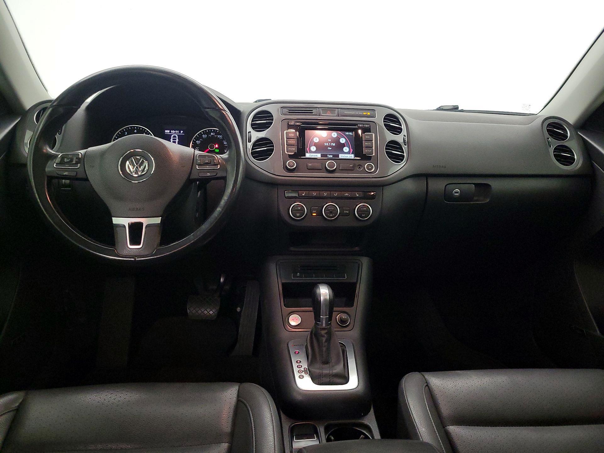 Thumbnail: 2015 Volkswagen Tiguan - 9