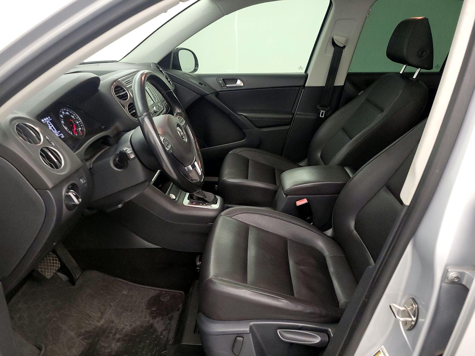 Thumbnail: 2015 Volkswagen Tiguan - 11