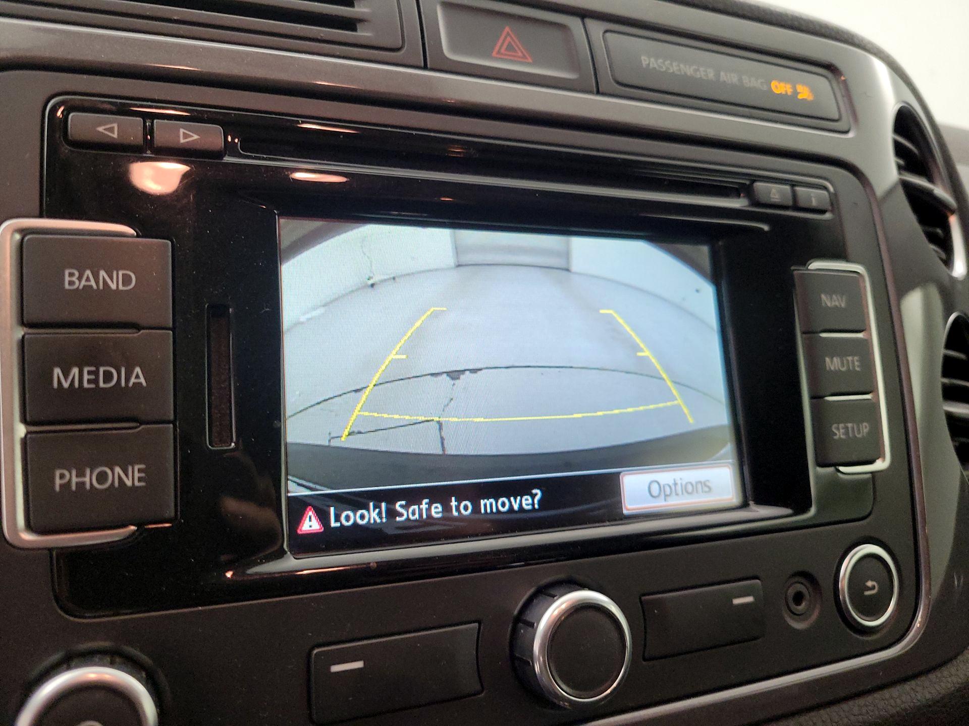 Thumbnail: 2015 Volkswagen Tiguan - 14