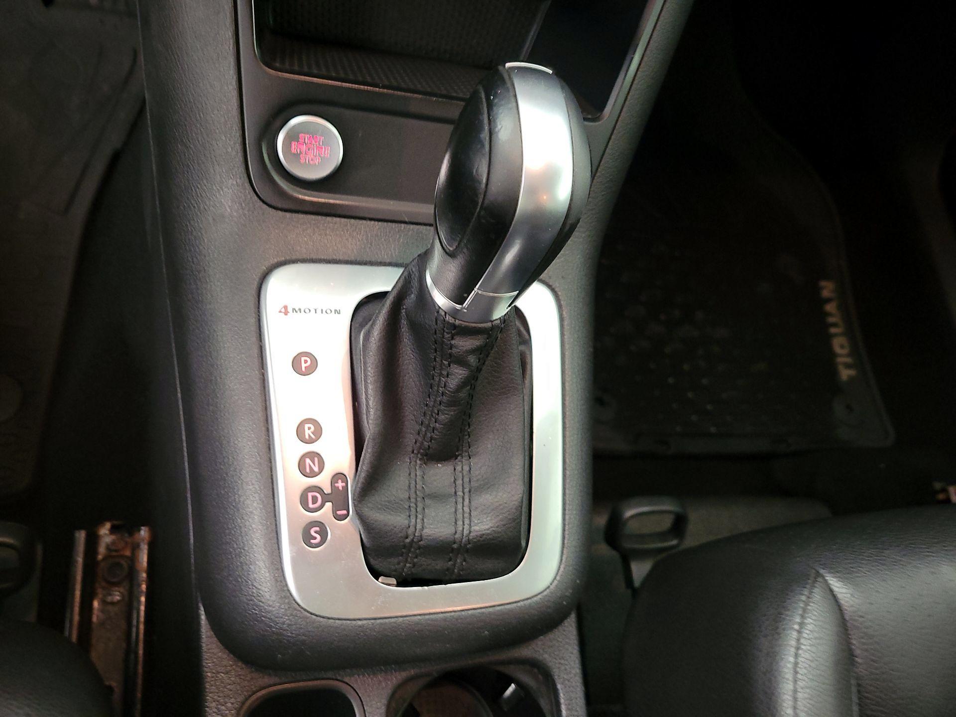 Thumbnail: 2015 Volkswagen Tiguan - 17