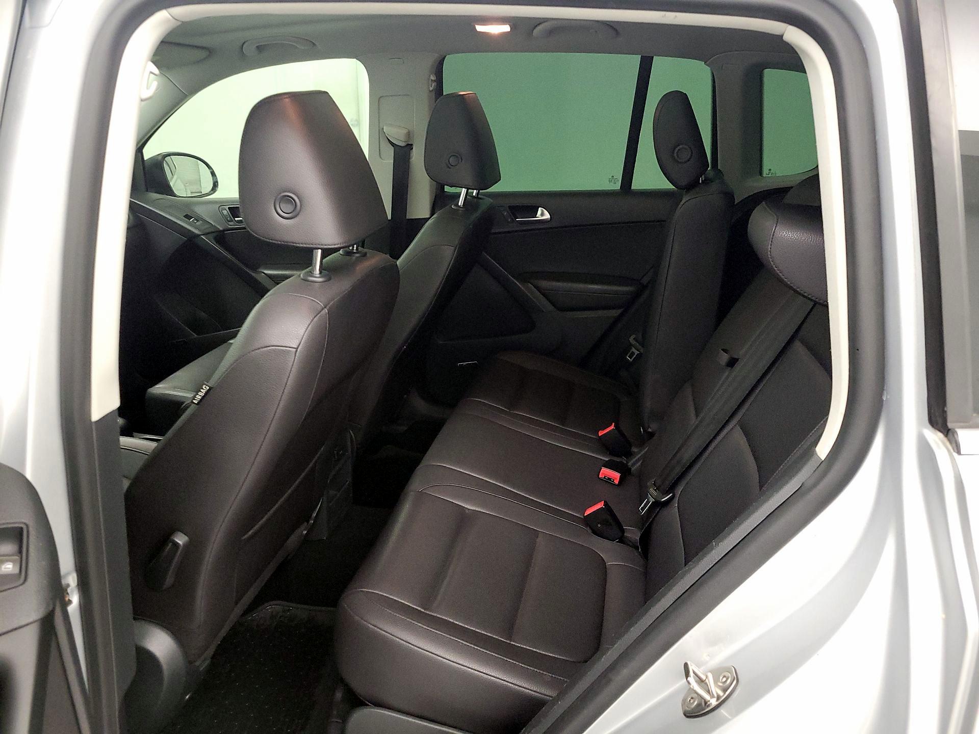 Thumbnail: 2015 Volkswagen Tiguan - 20