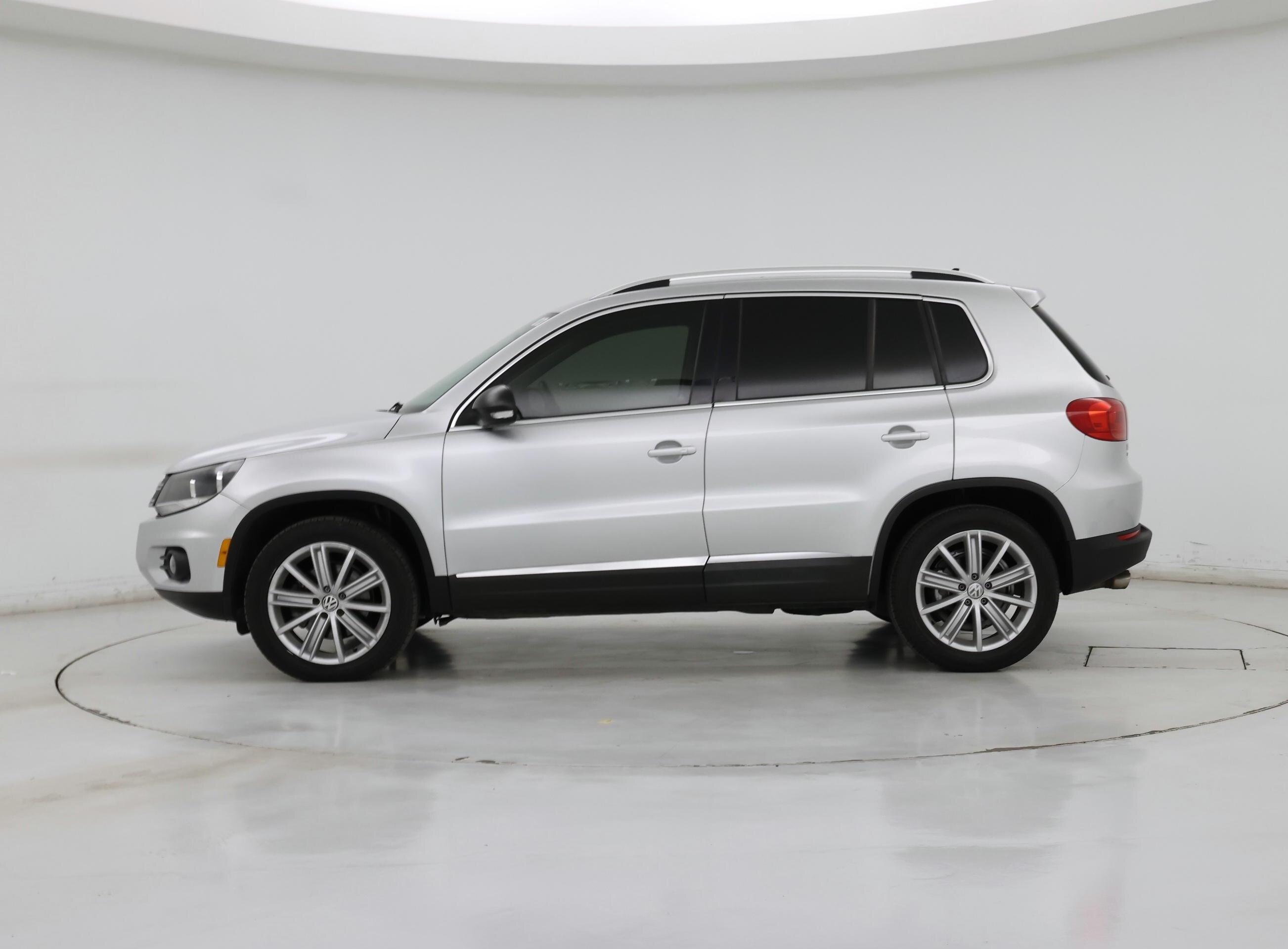 Thumbnail: 2015 Volkswagen Tiguan - 3