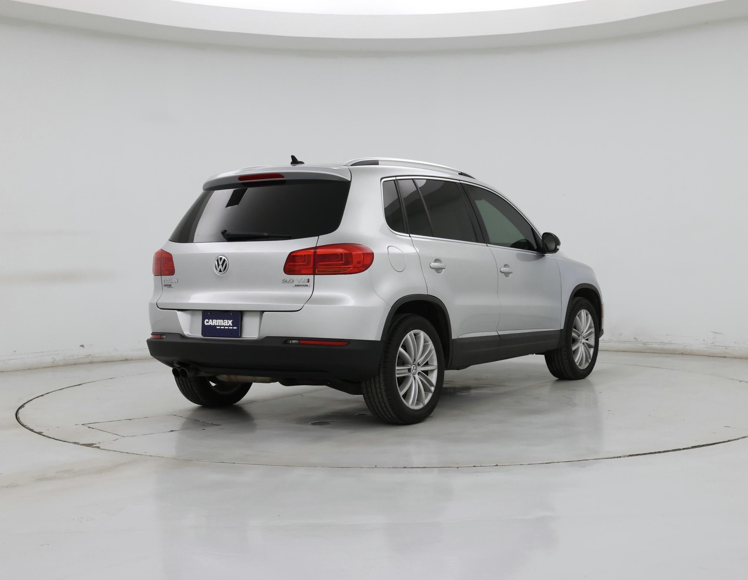 Thumbnail: 2015 Volkswagen Tiguan - 8