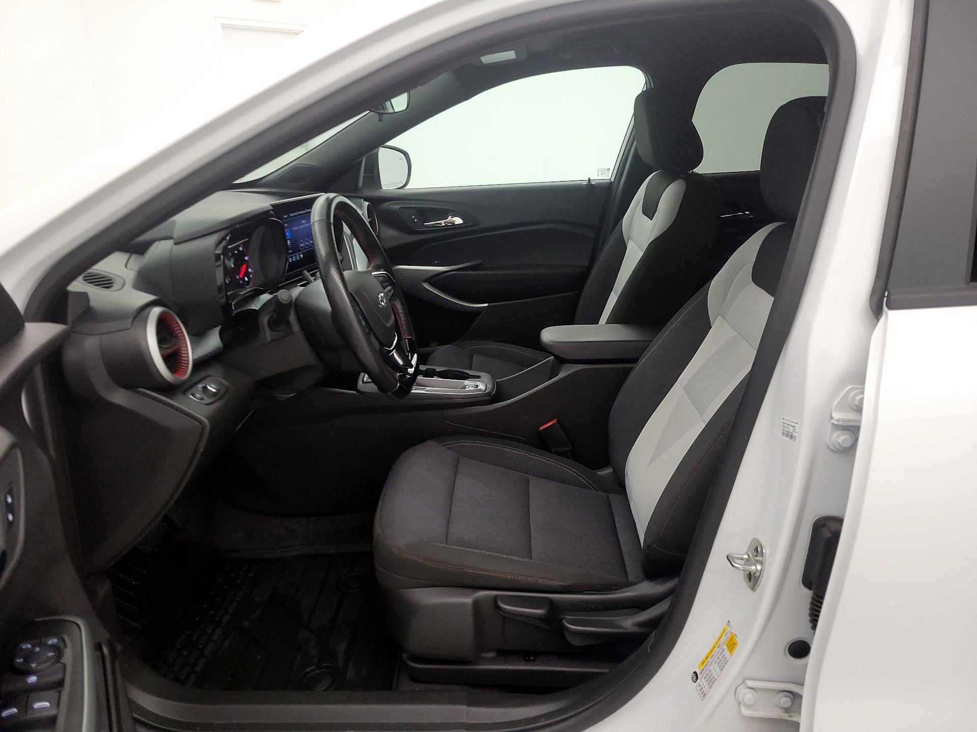 Thumbnail: 2025 Chevrolet Trax - 11