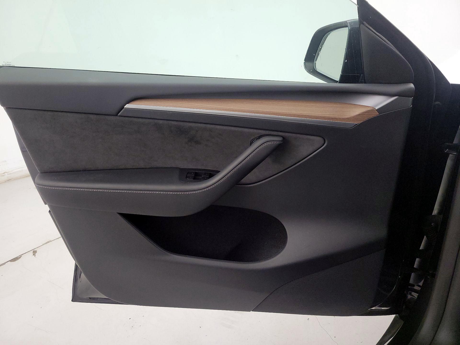 Thumbnail: 2025 Tesla Model Y - 12