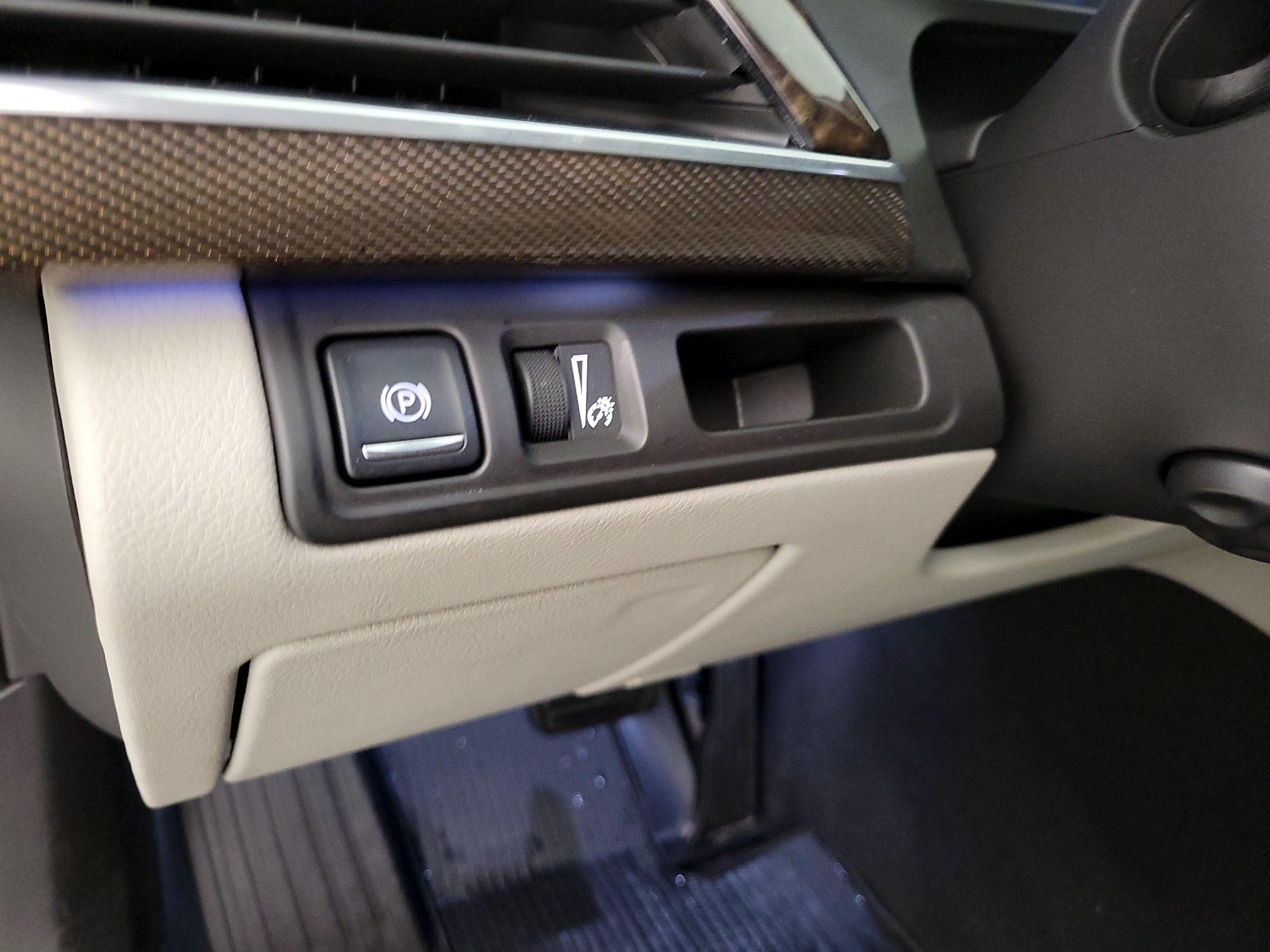 Thumbnail: 2018 Cadillac CT6 - 13