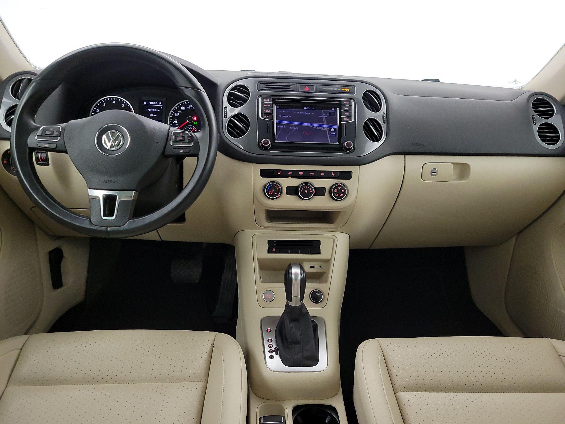 Thumbnail: 2016 Volkswagen Tiguan - 9