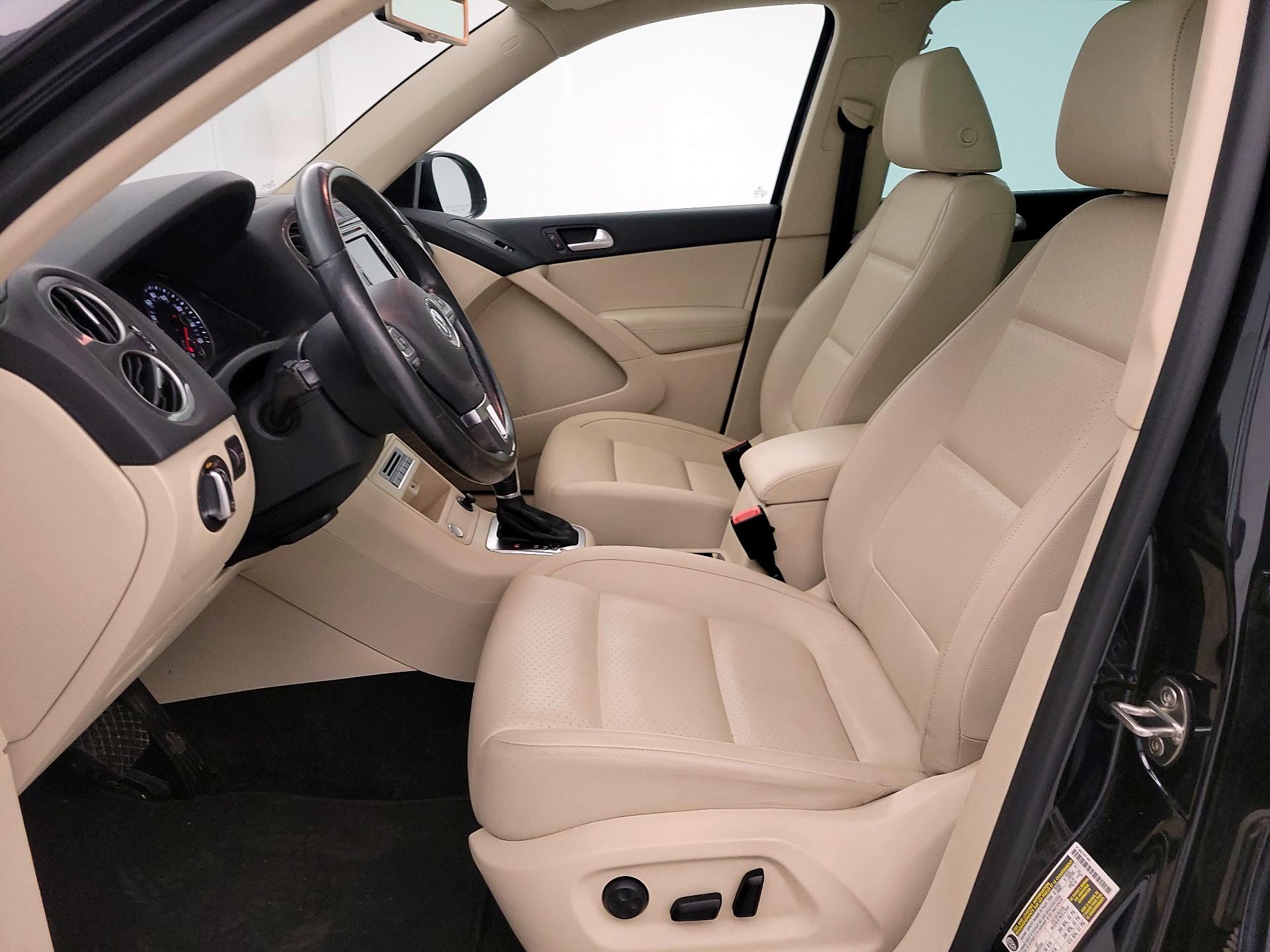 Thumbnail: 2016 Volkswagen Tiguan - 11