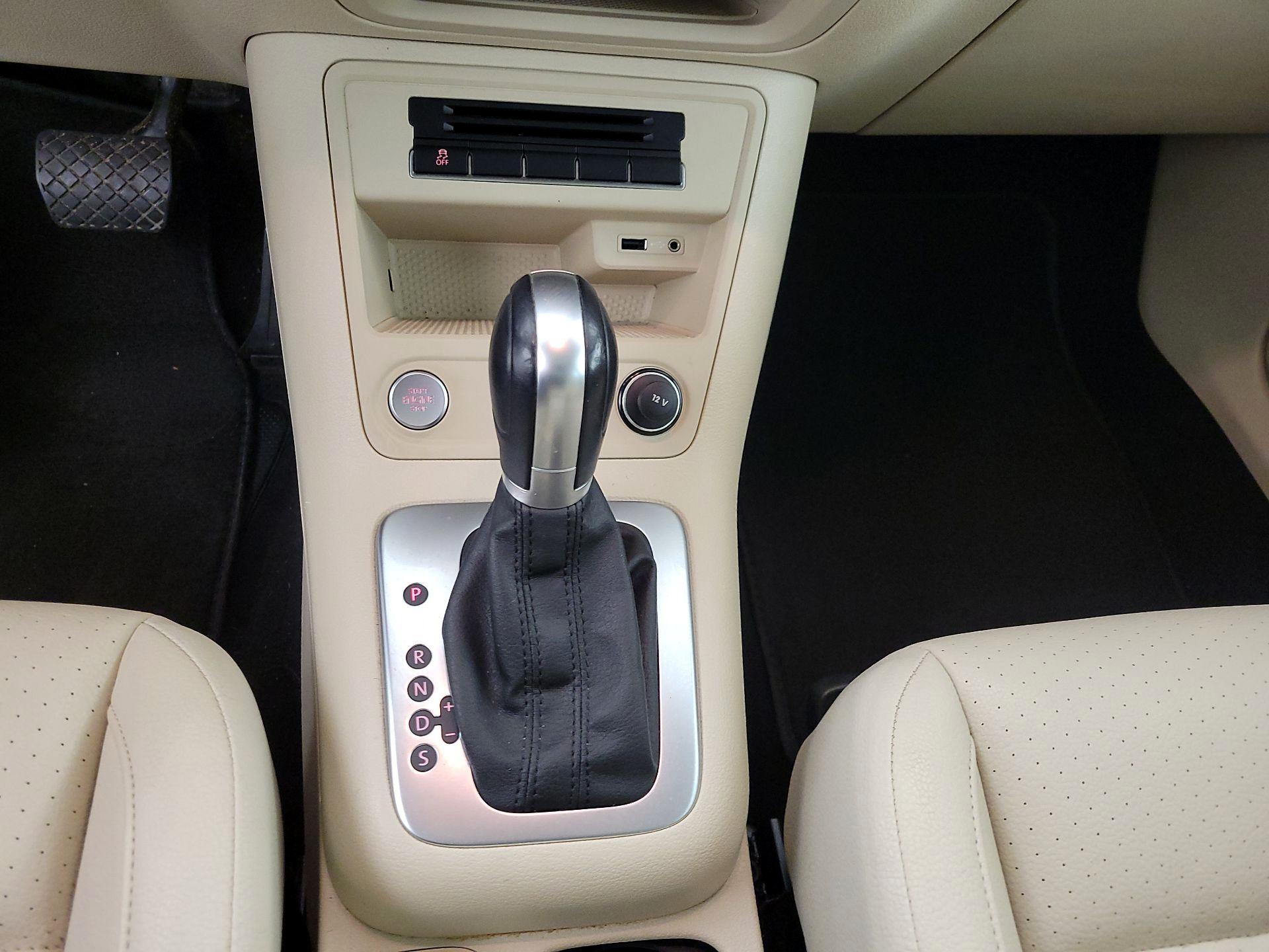 Thumbnail: 2016 Volkswagen Tiguan - 18