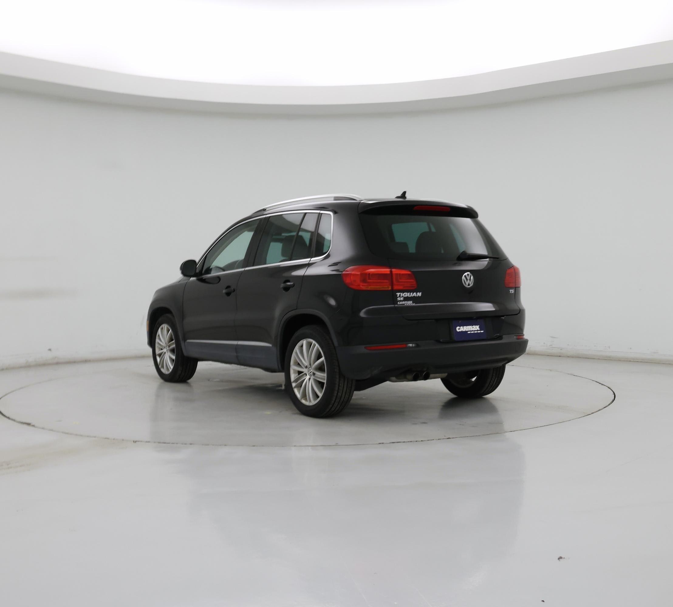 Thumbnail: 2016 Volkswagen Tiguan - 2
