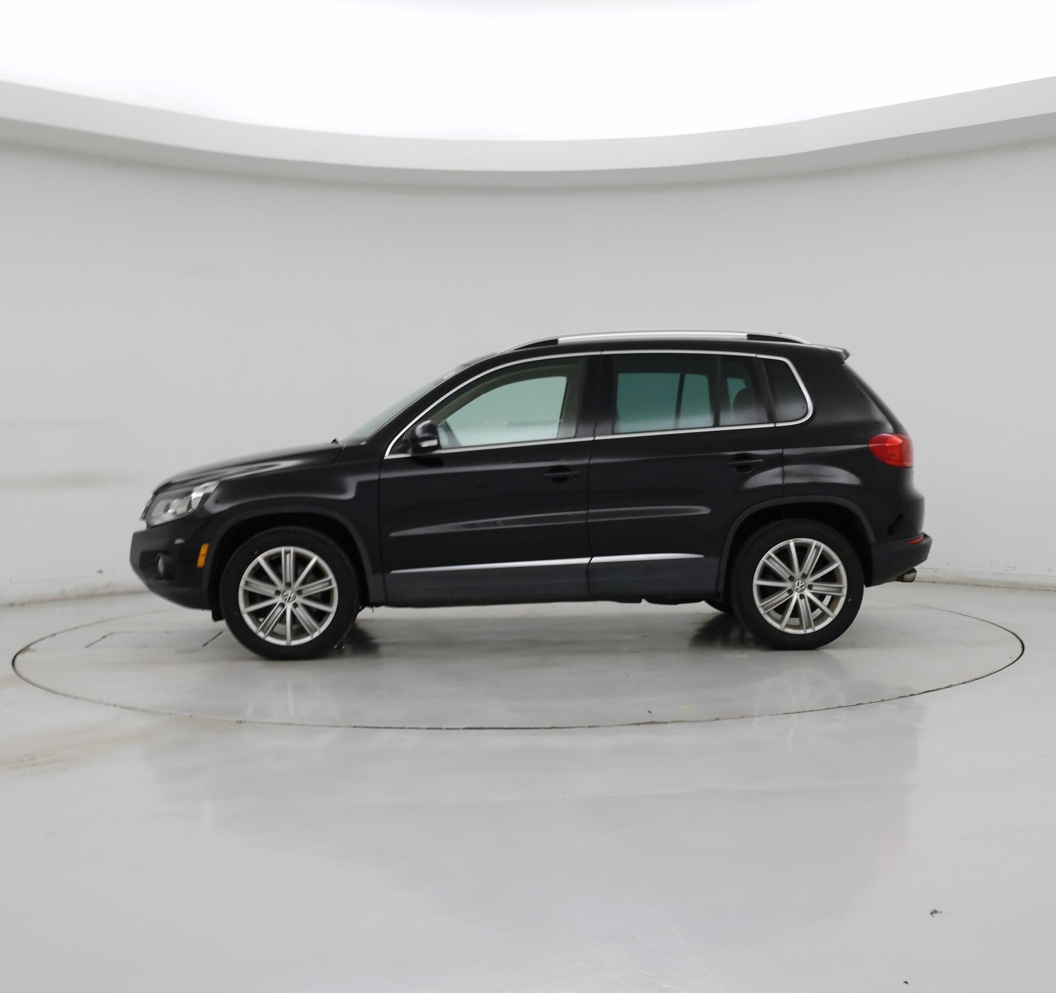 Thumbnail: 2016 Volkswagen Tiguan - 3