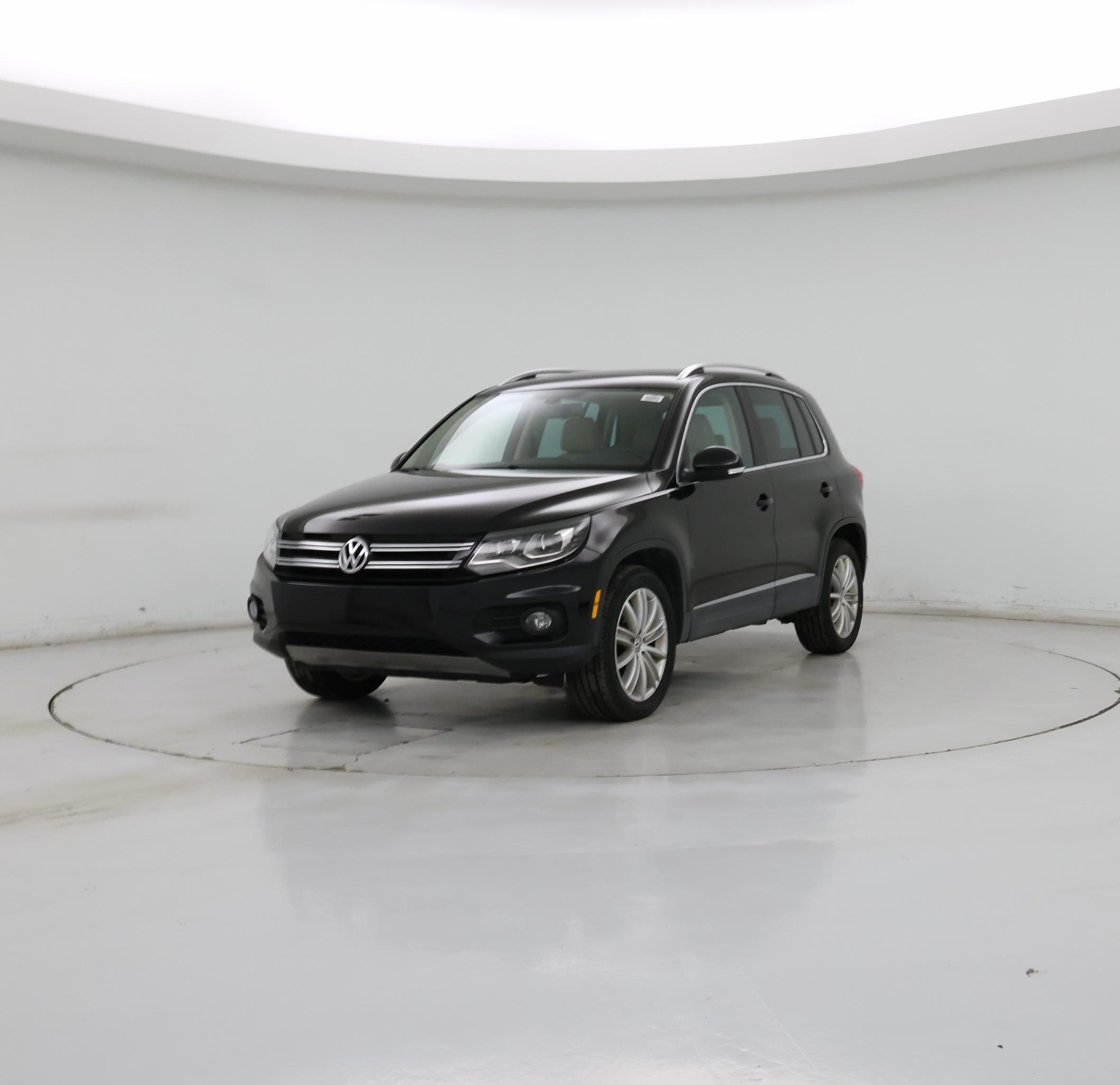 Thumbnail: 2016 Volkswagen Tiguan - 4