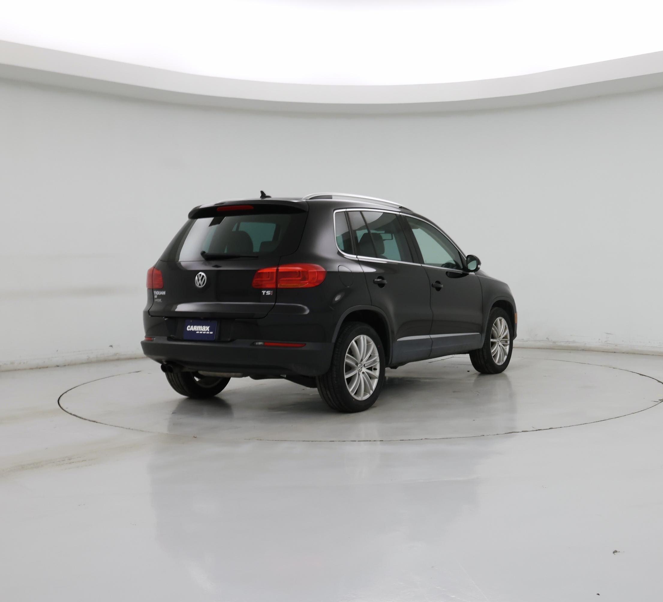 Thumbnail: 2016 Volkswagen Tiguan - 8