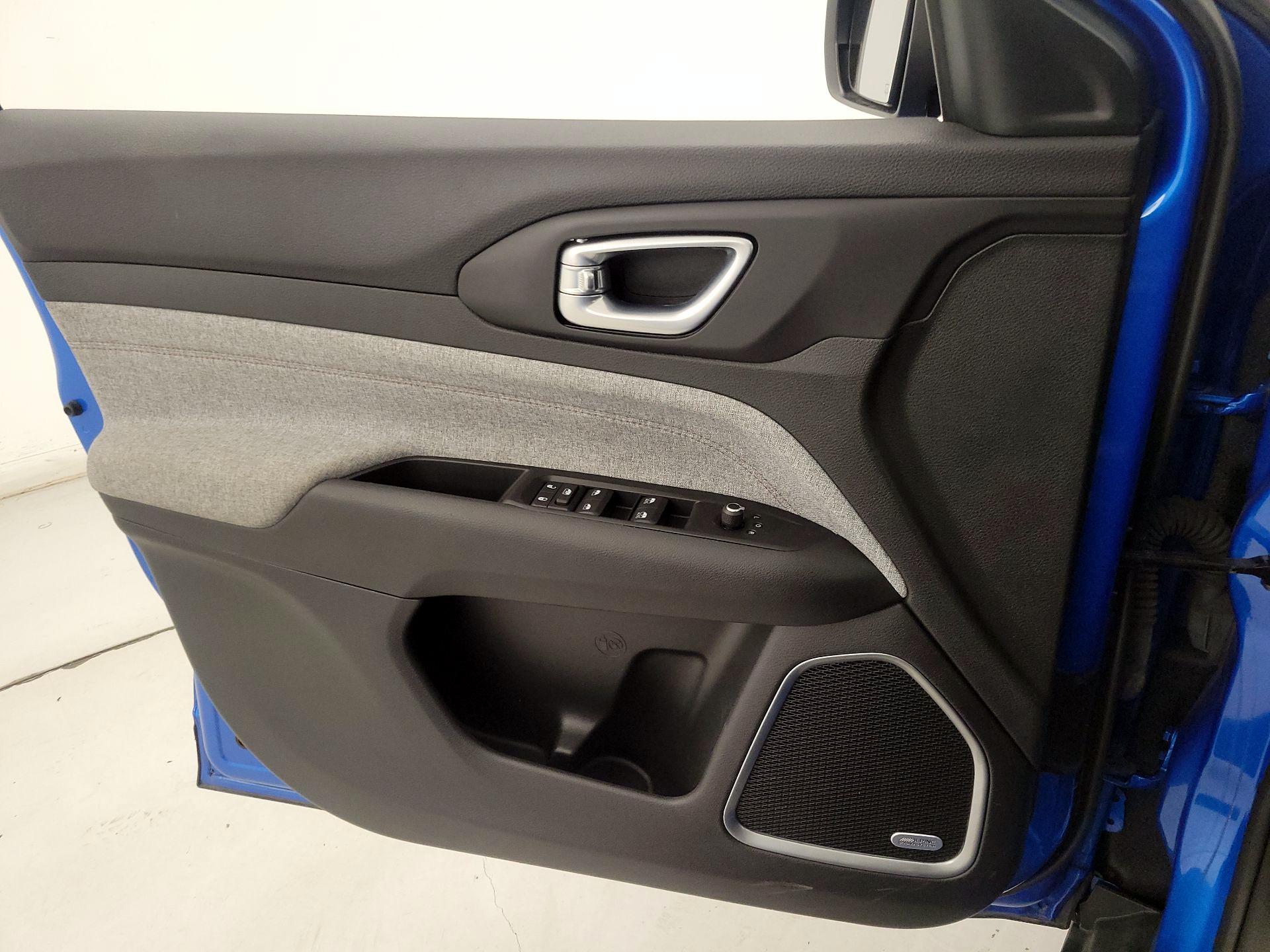 Thumbnail: 2022 Jeep Compass - 12