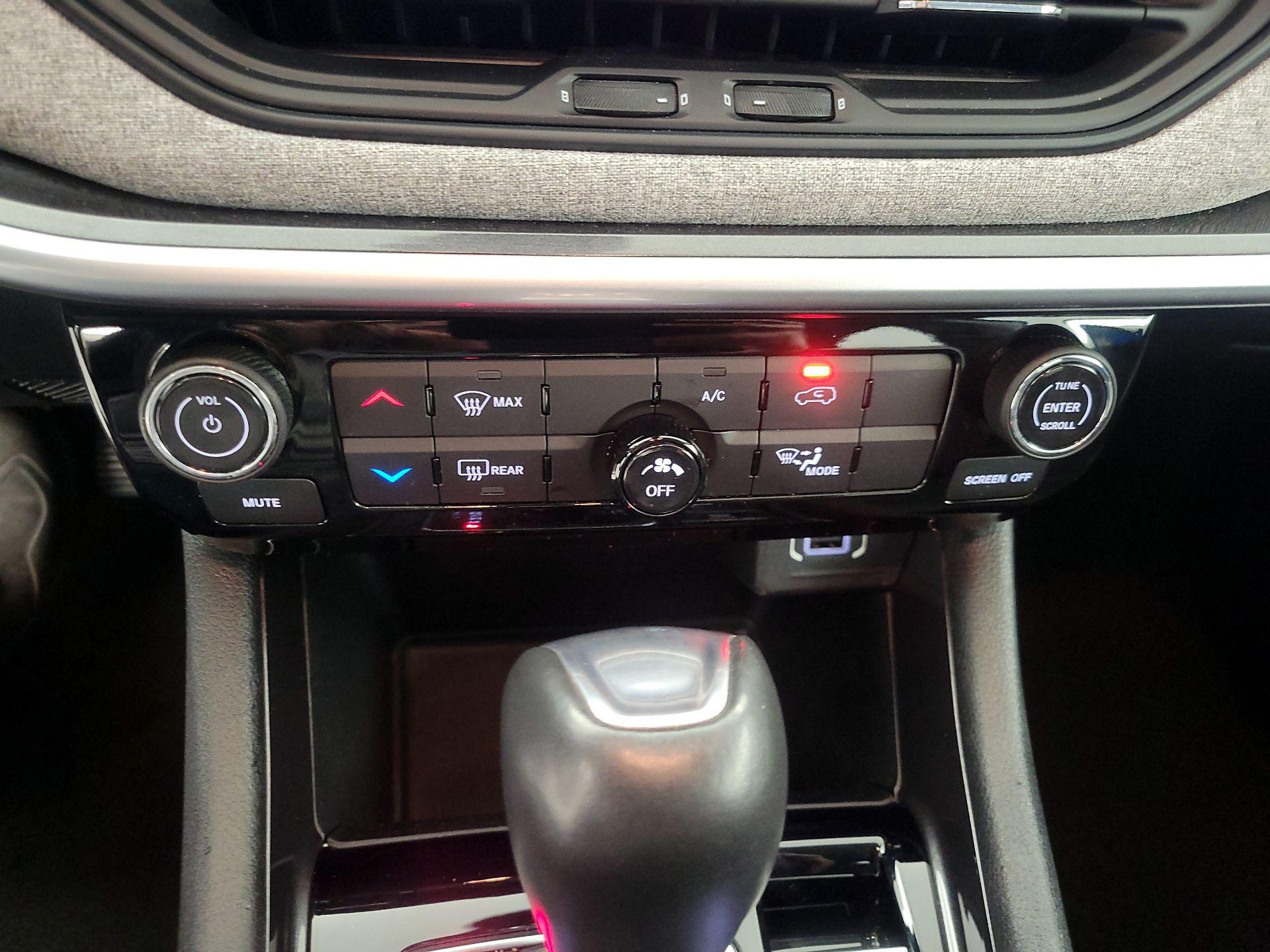 Thumbnail: 2022 Jeep Compass - 16