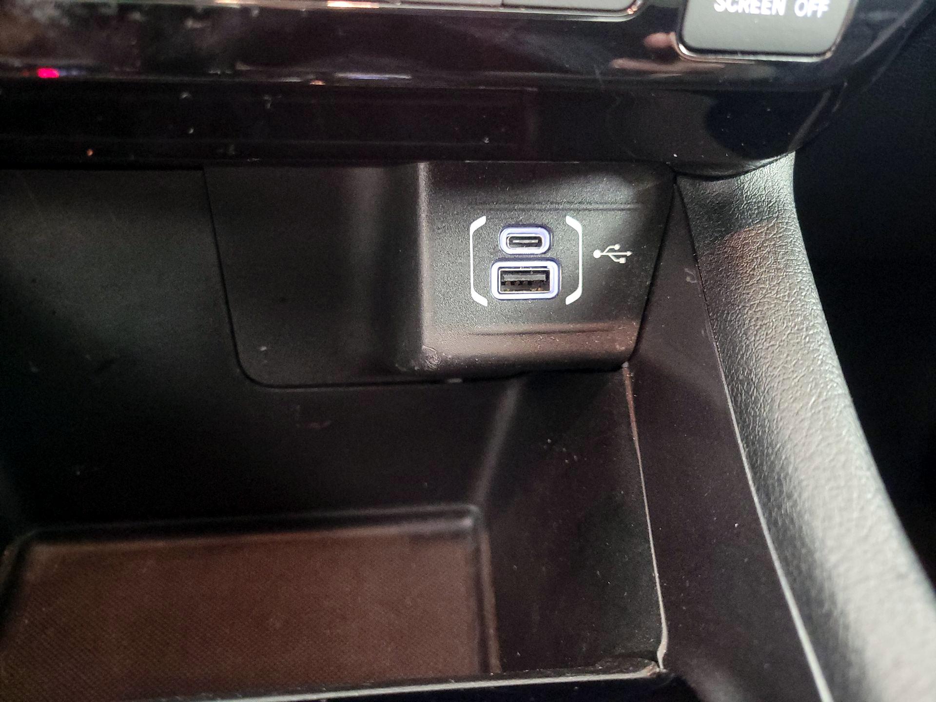 Thumbnail: 2022 Jeep Compass - 18