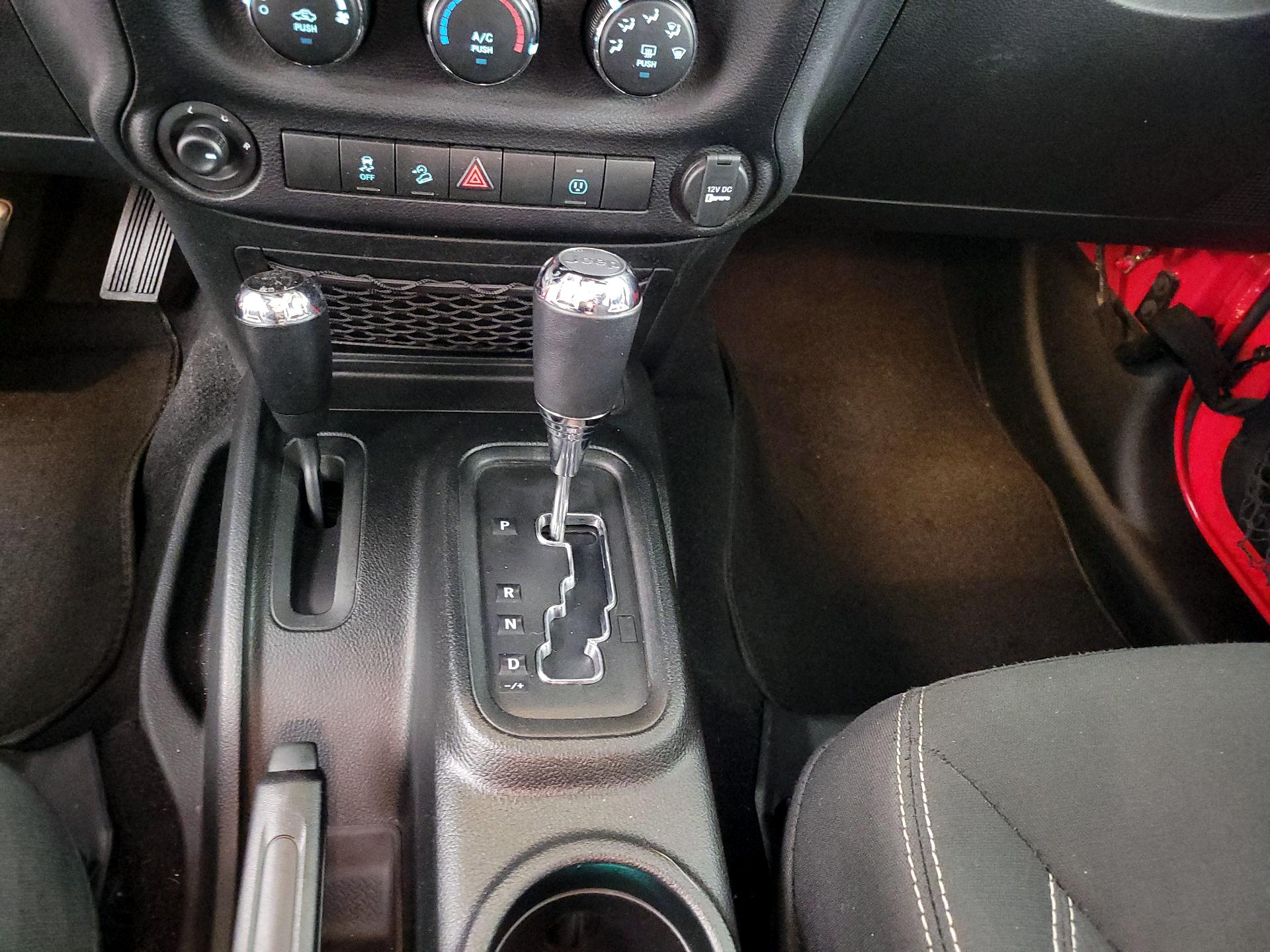 Thumbnail: 2018 Jeep Wrangler - 15