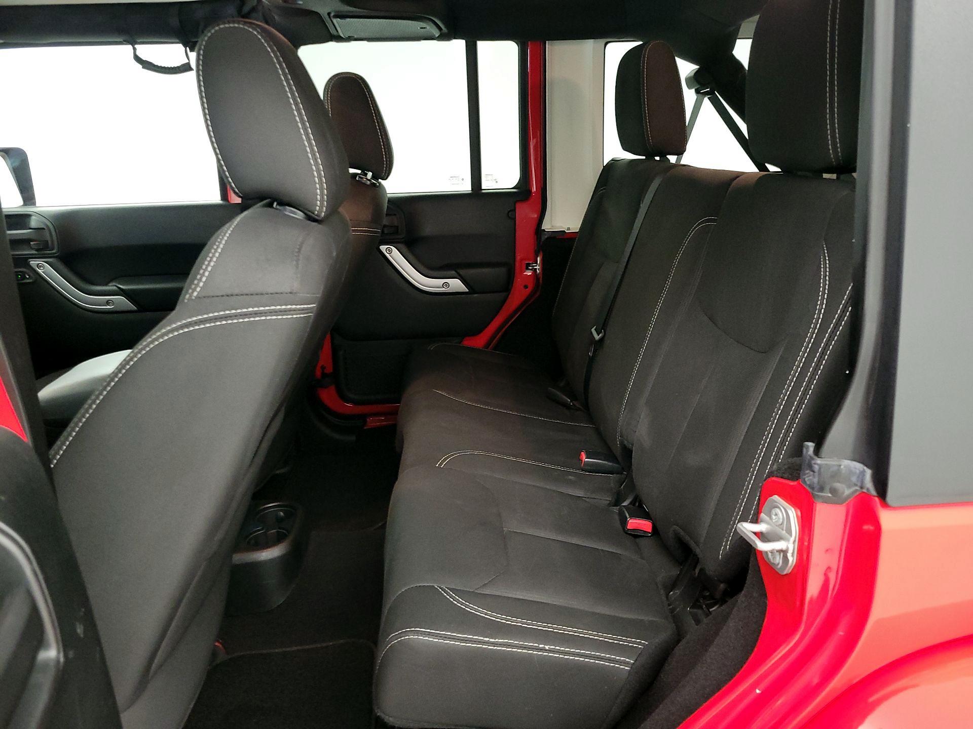 Thumbnail: 2018 Jeep Wrangler - 17