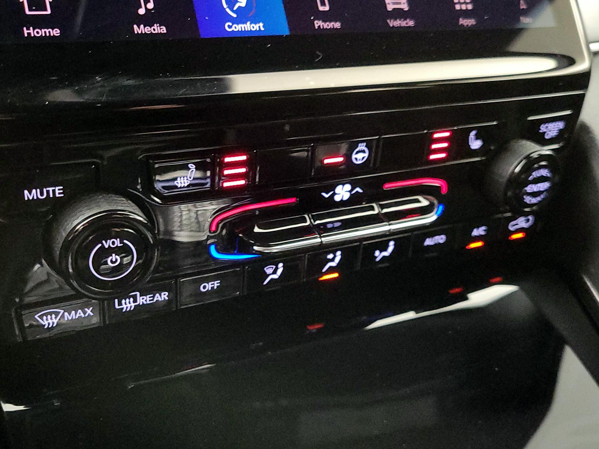 Thumbnail: 2024 Jeep Grand Cherokee - 17