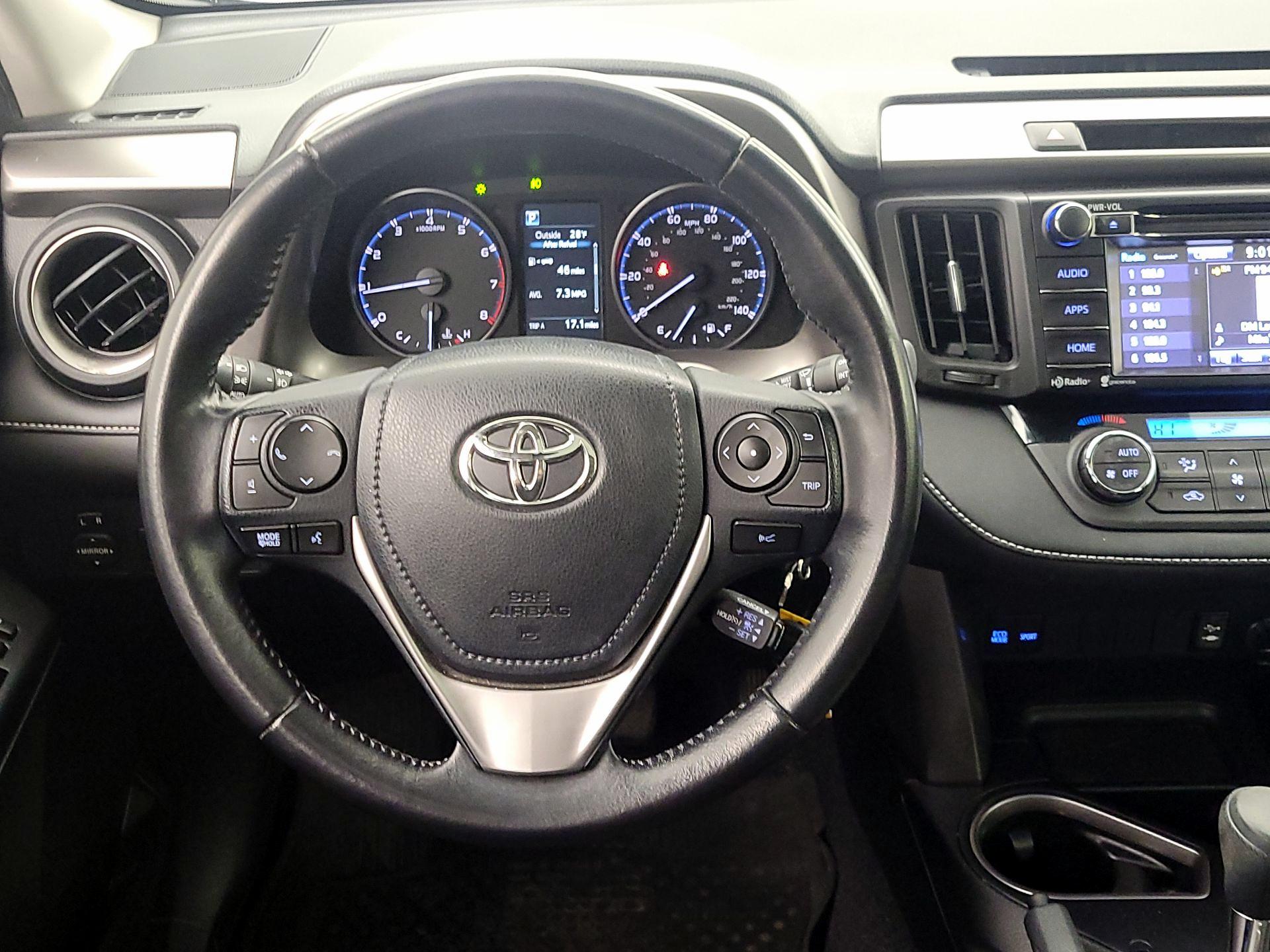 Thumbnail: 2017 Toyota RAV4 - 10