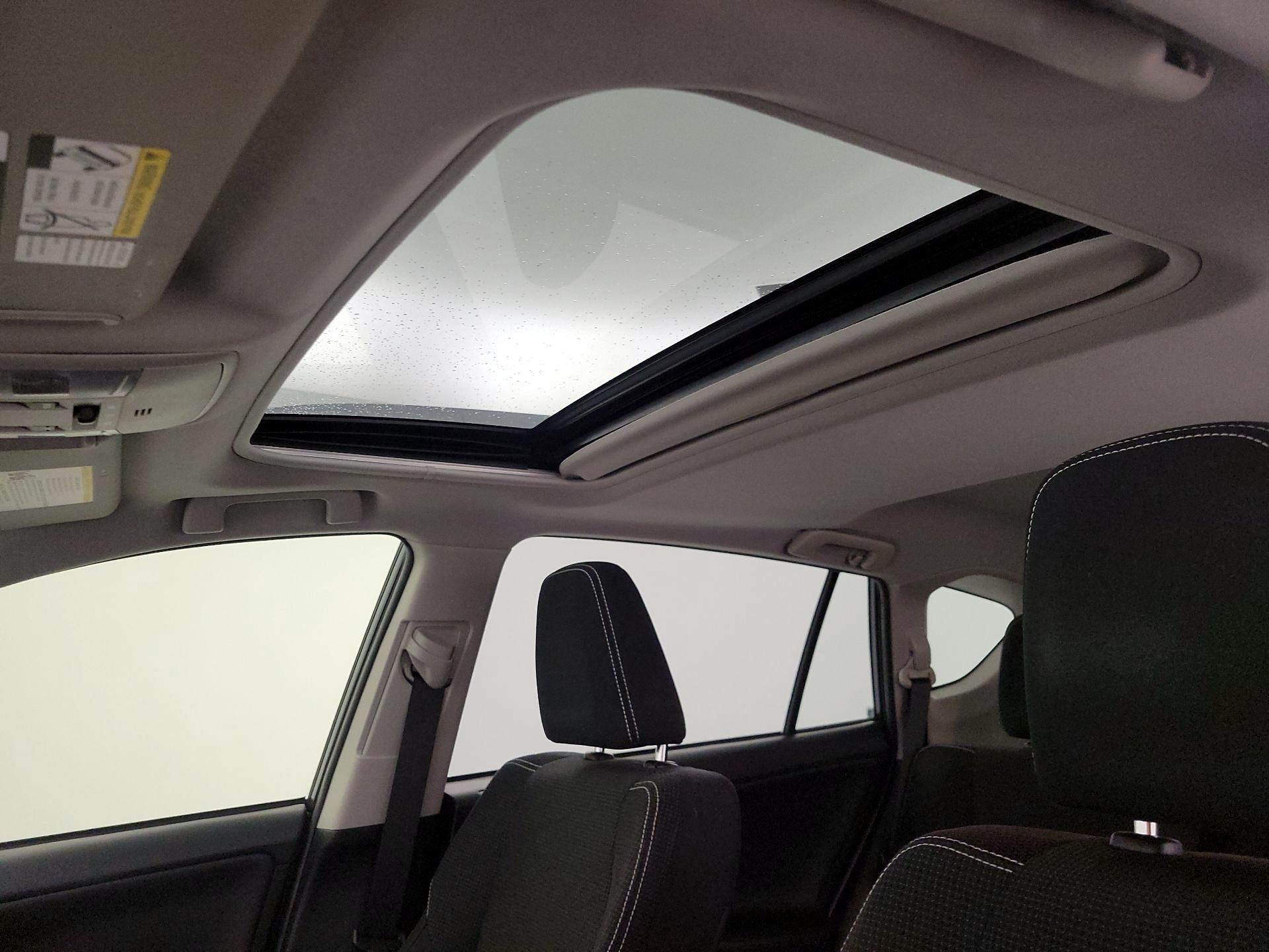 Thumbnail: 2017 Toyota RAV4 - 19