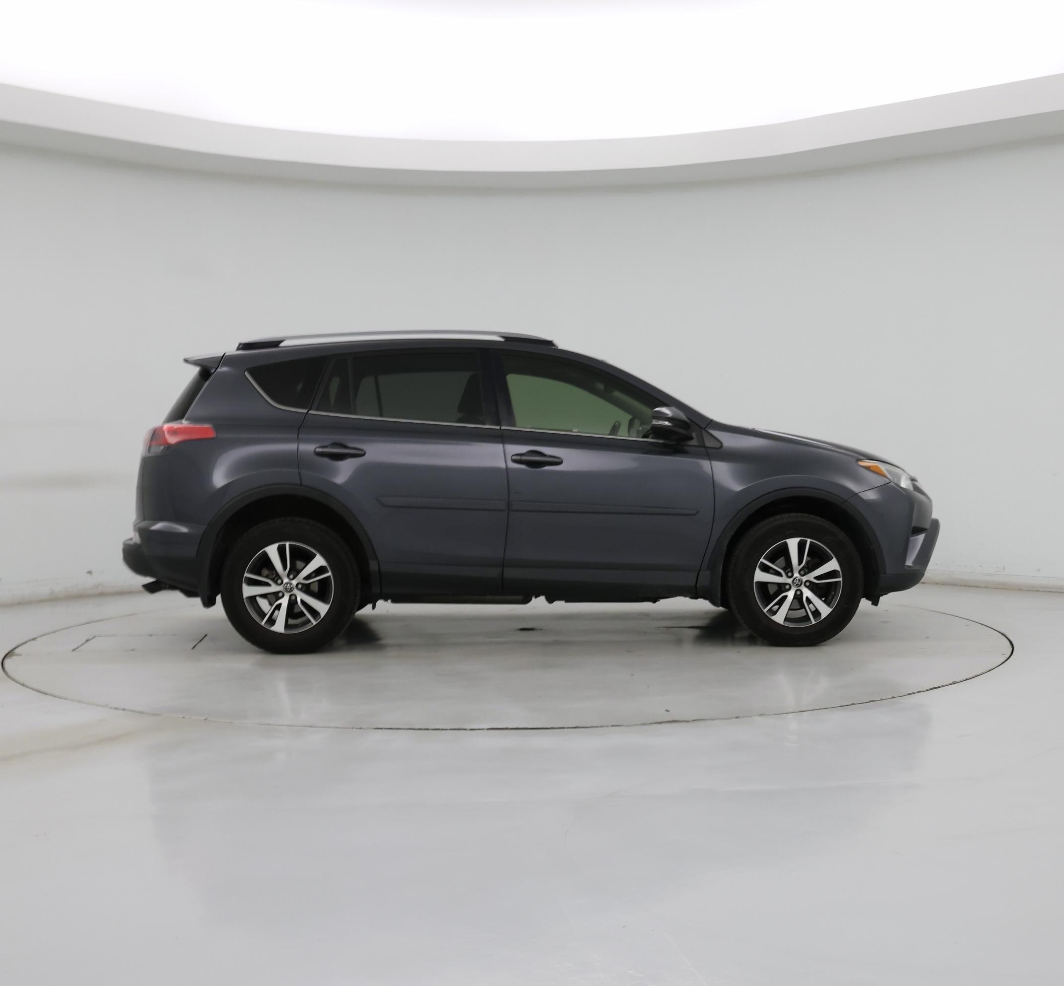 Thumbnail: 2017 Toyota RAV4 - 7