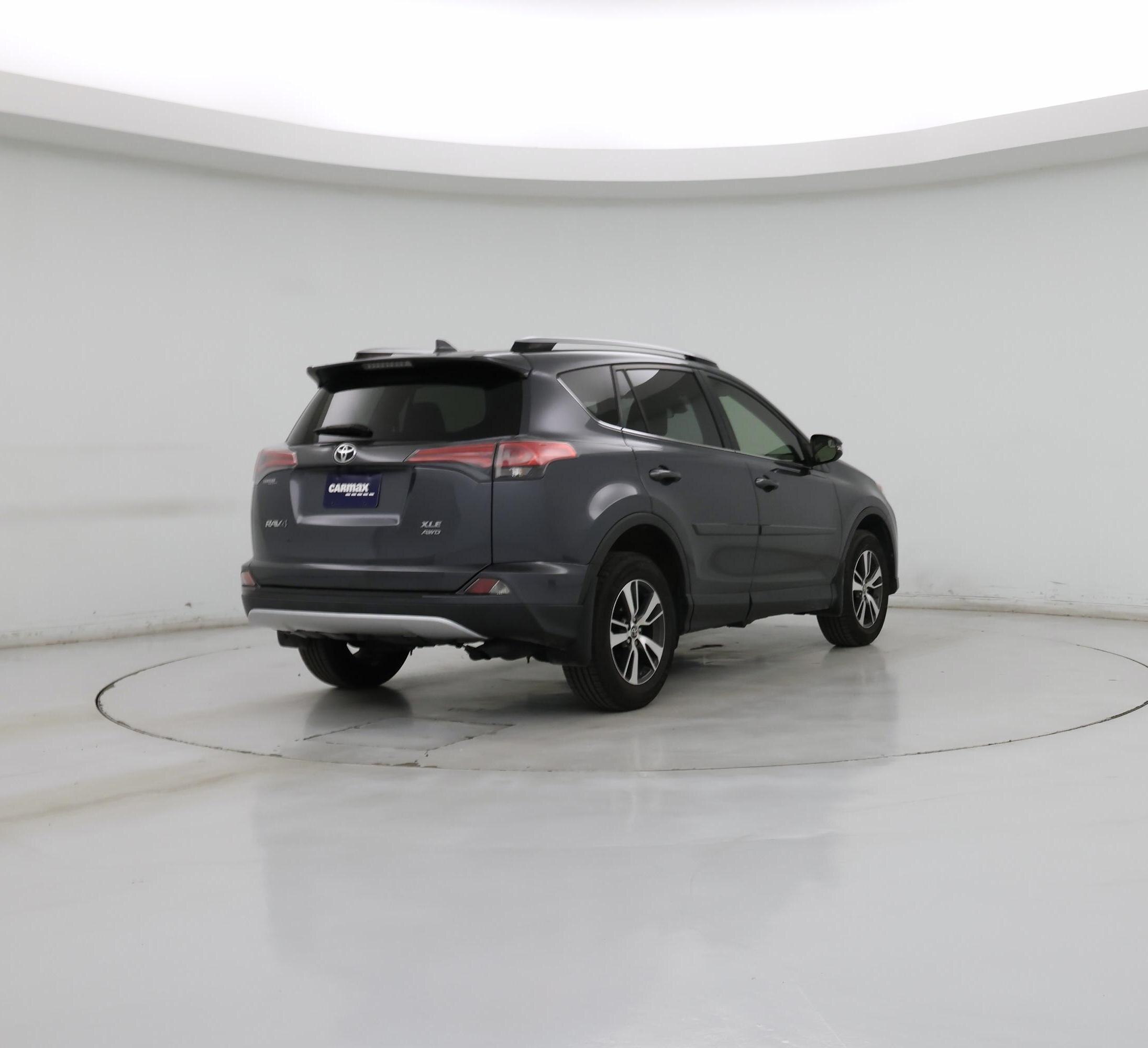 Thumbnail: 2017 Toyota RAV4 - 8