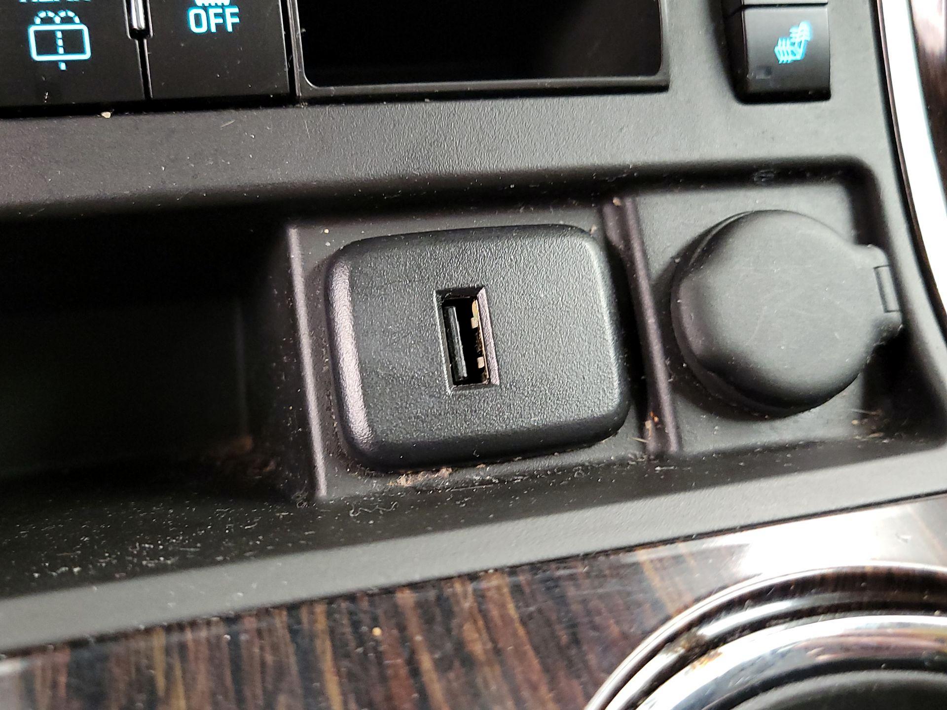 Thumbnail: 2017 Chevrolet Traverse - 18