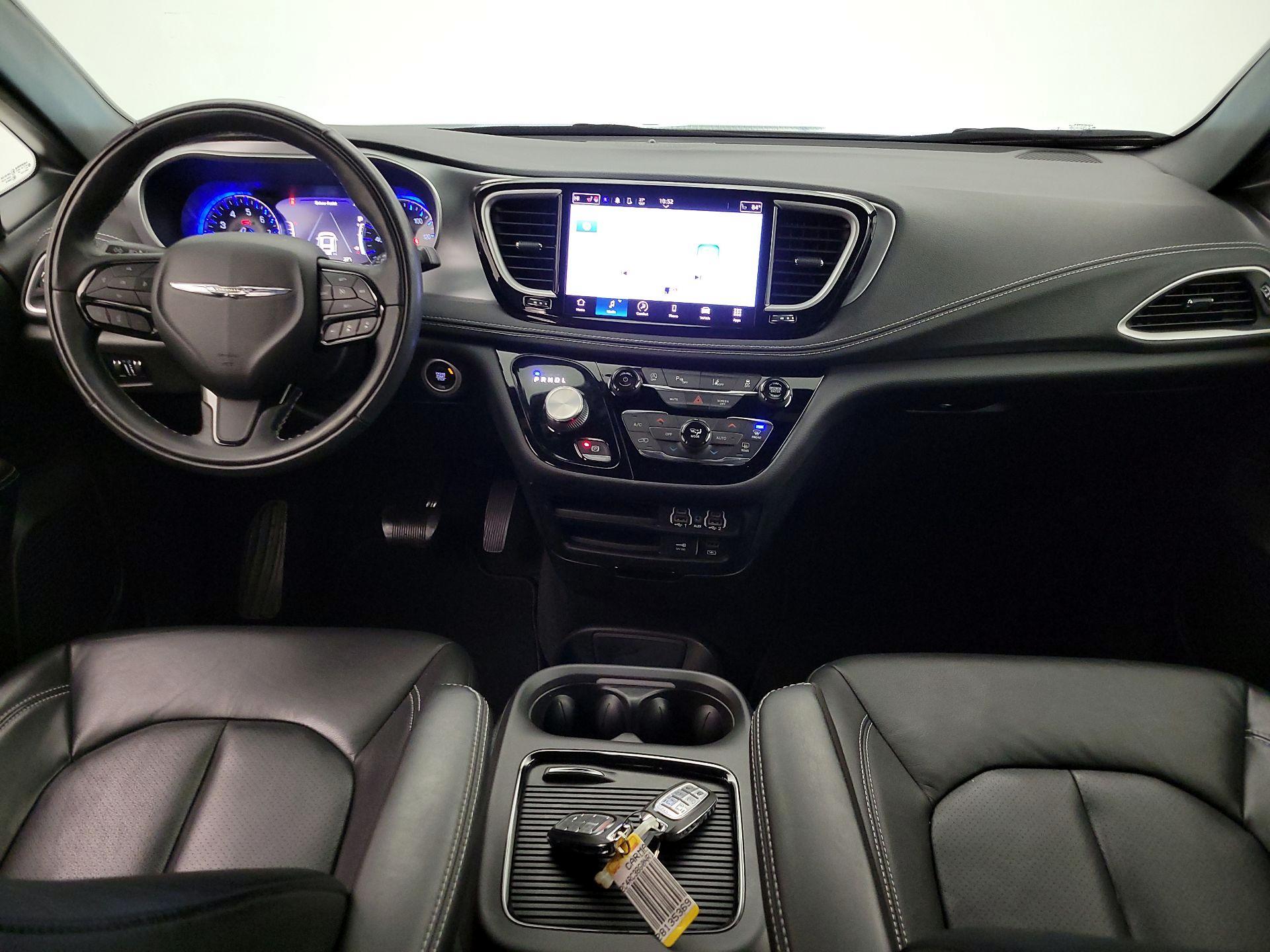 Thumbnail: 2022 Chrysler Pacifica - 9