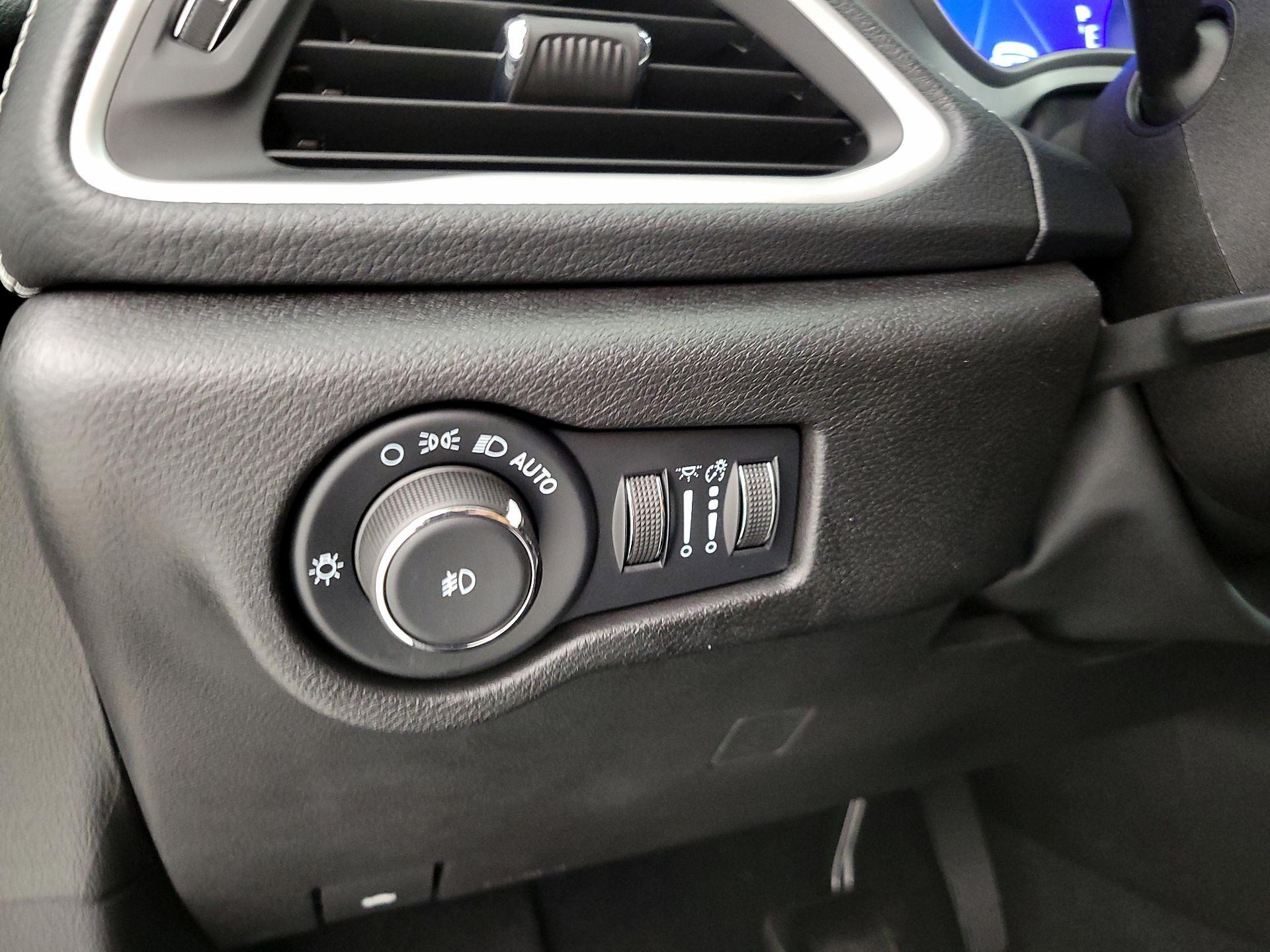 Thumbnail: 2022 Chrysler Pacifica - 13