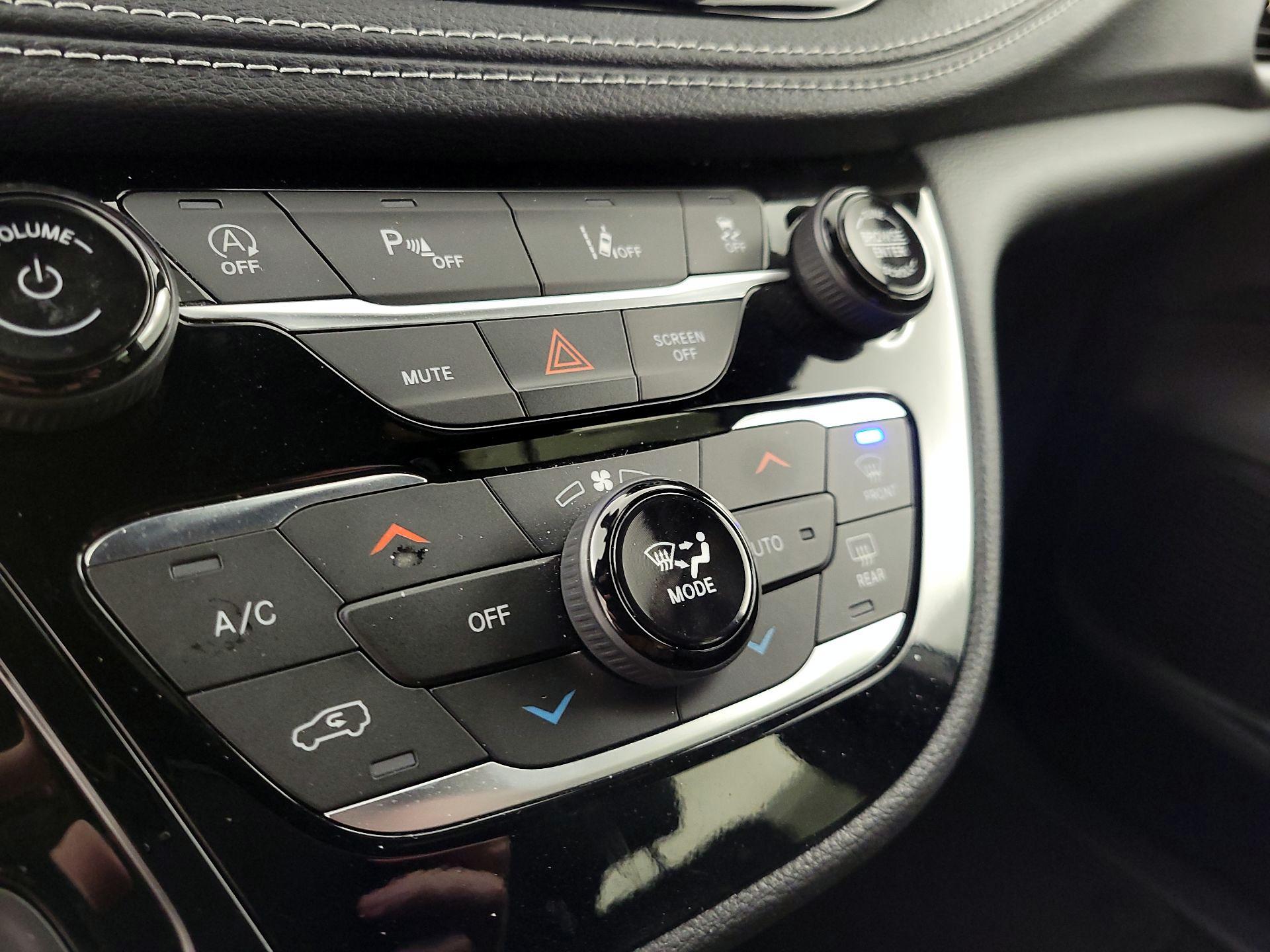 Thumbnail: 2022 Chrysler Pacifica - 16