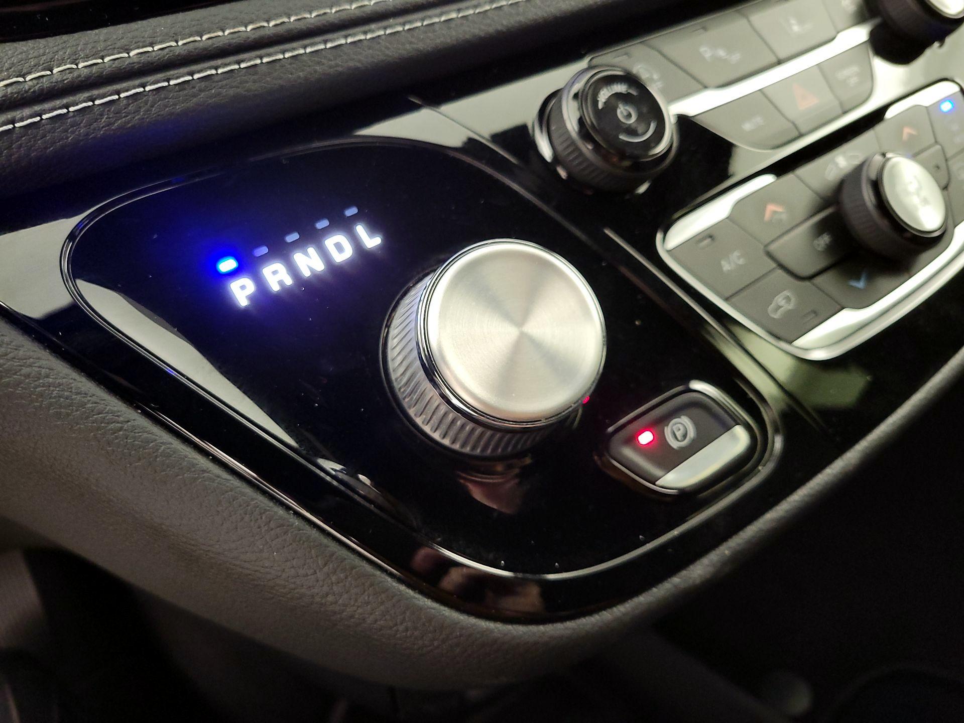 Thumbnail: 2022 Chrysler Pacifica - 17